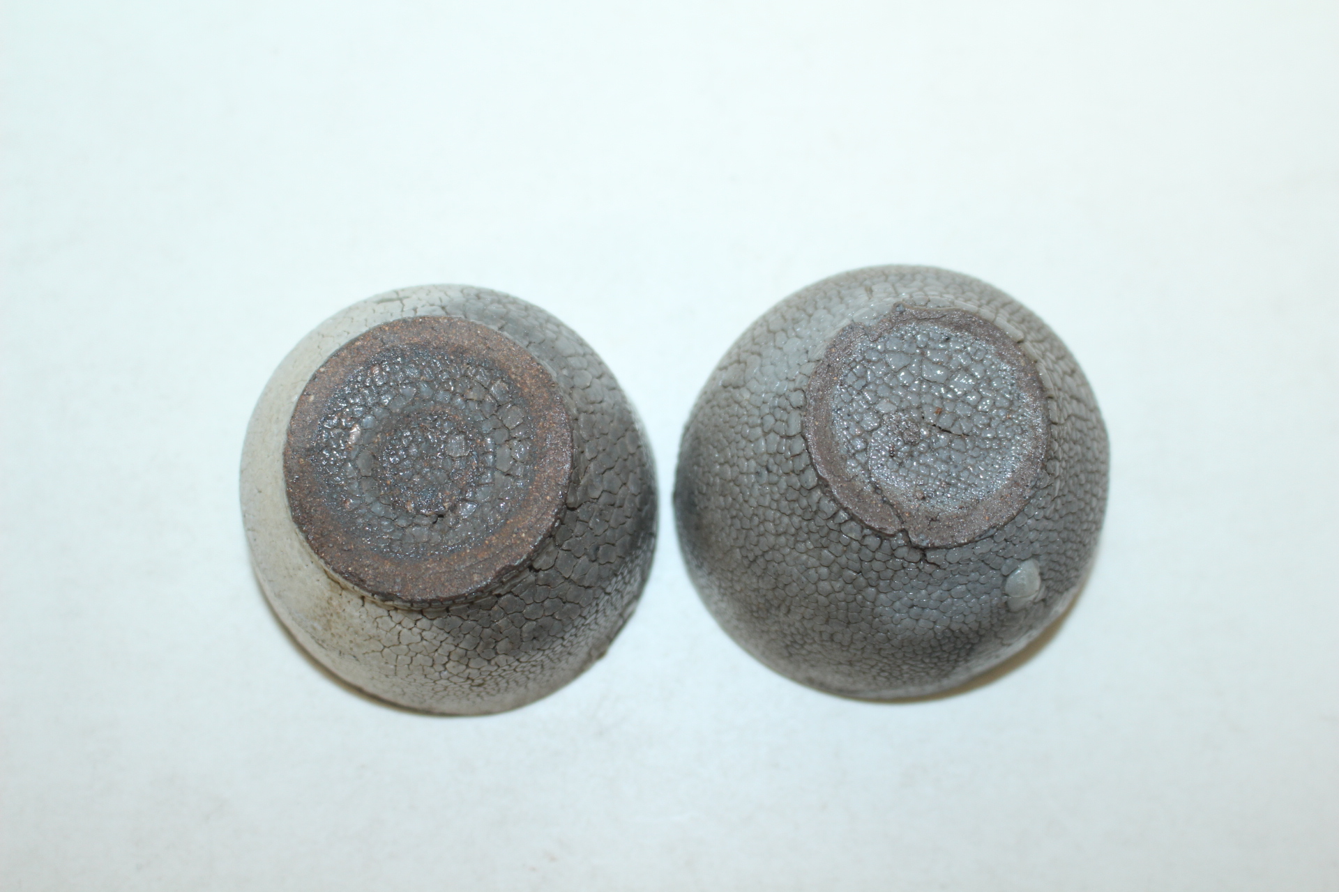 연대가좋은 청자잔 2점