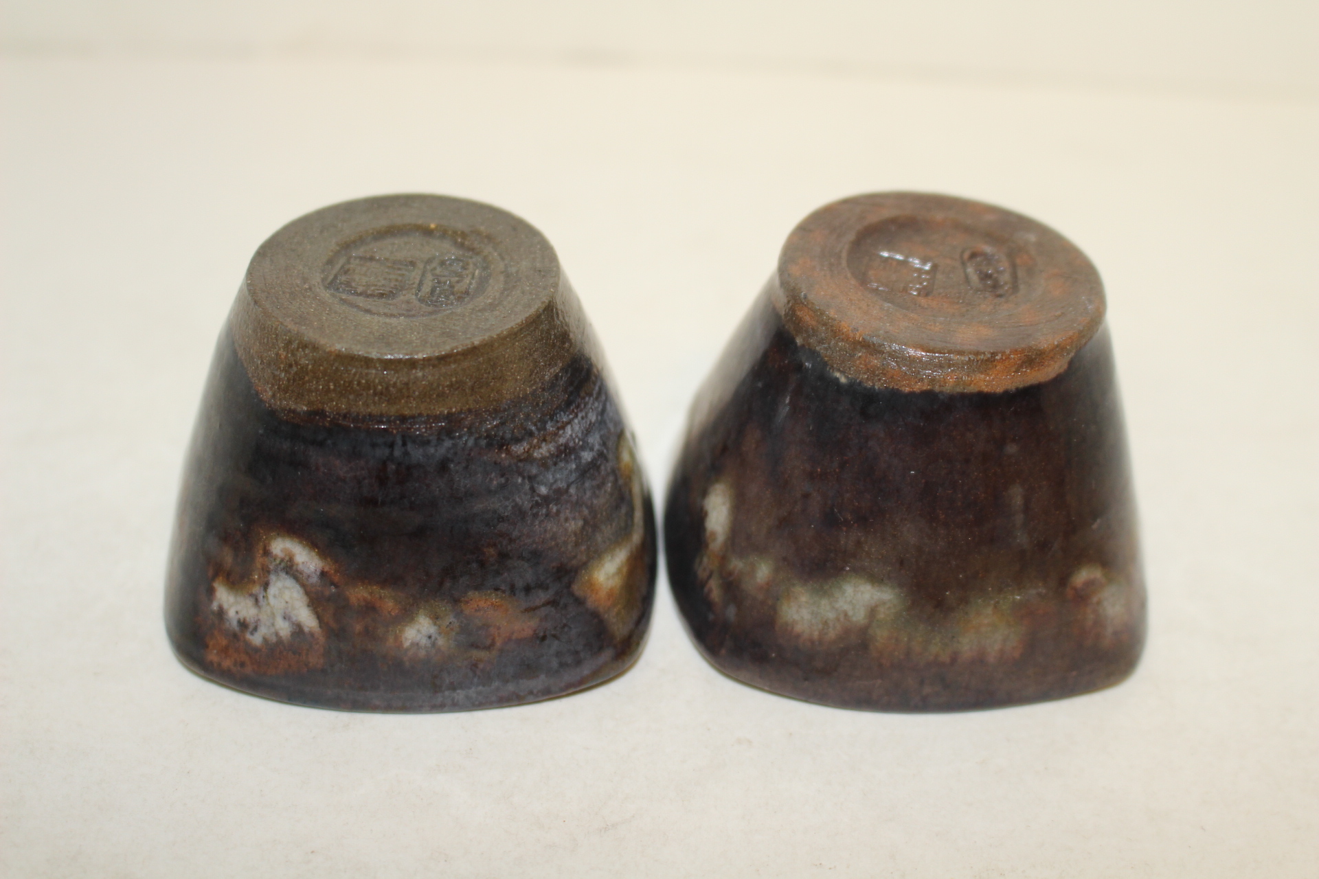 연대가좋은 청자 사각잔 2점