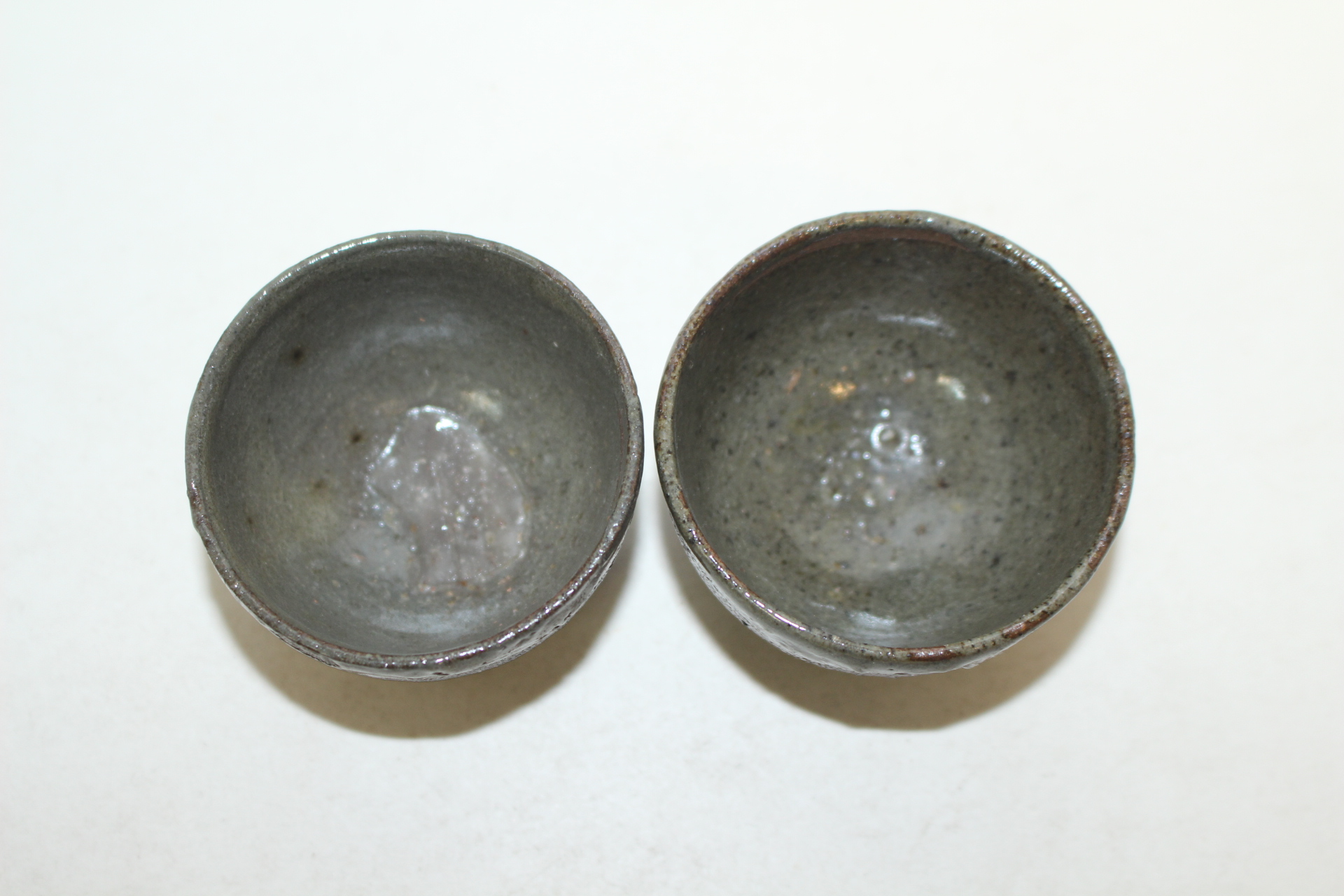 연대가좋은 청자잔 2점