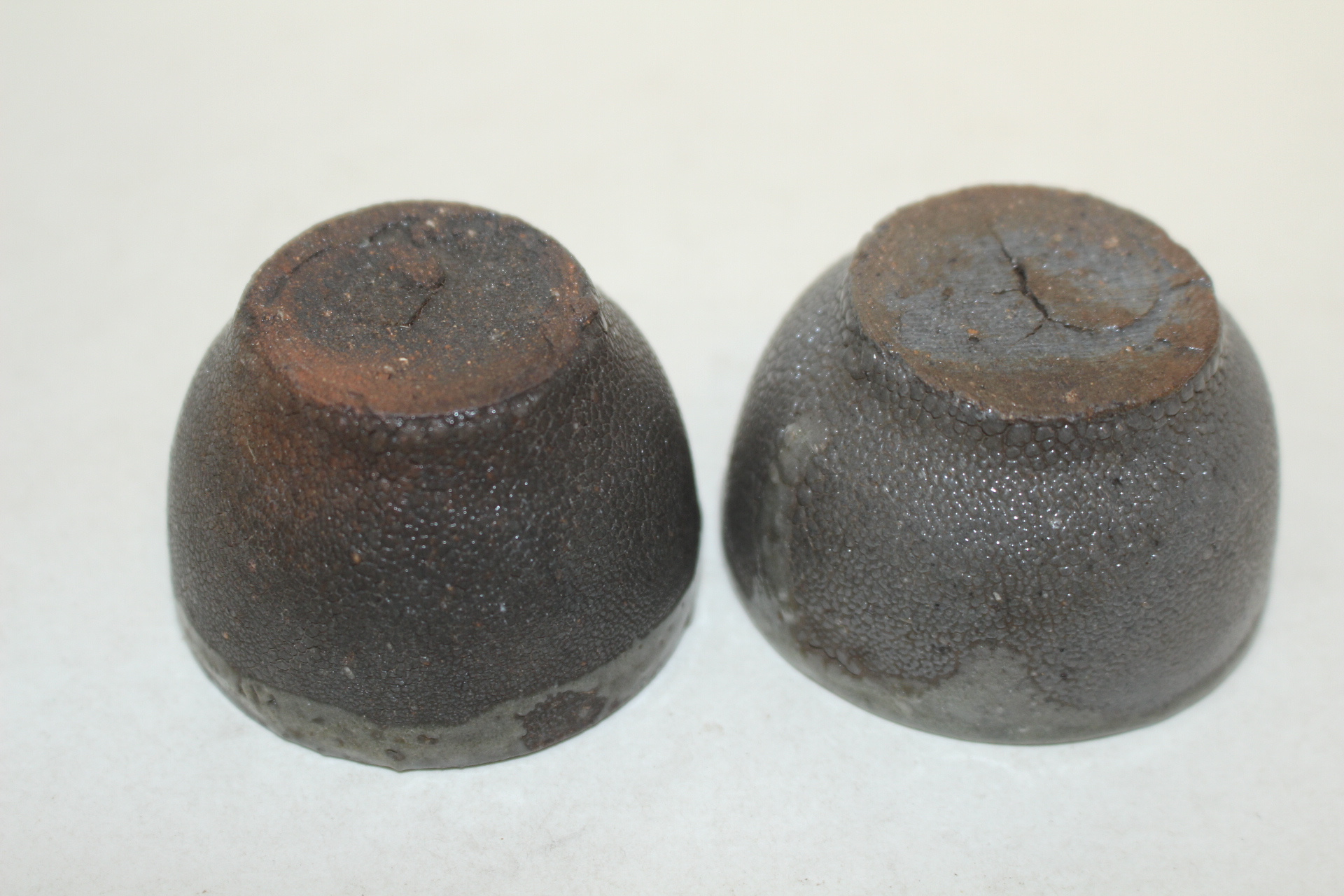 연대가좋은 청자잔 2점