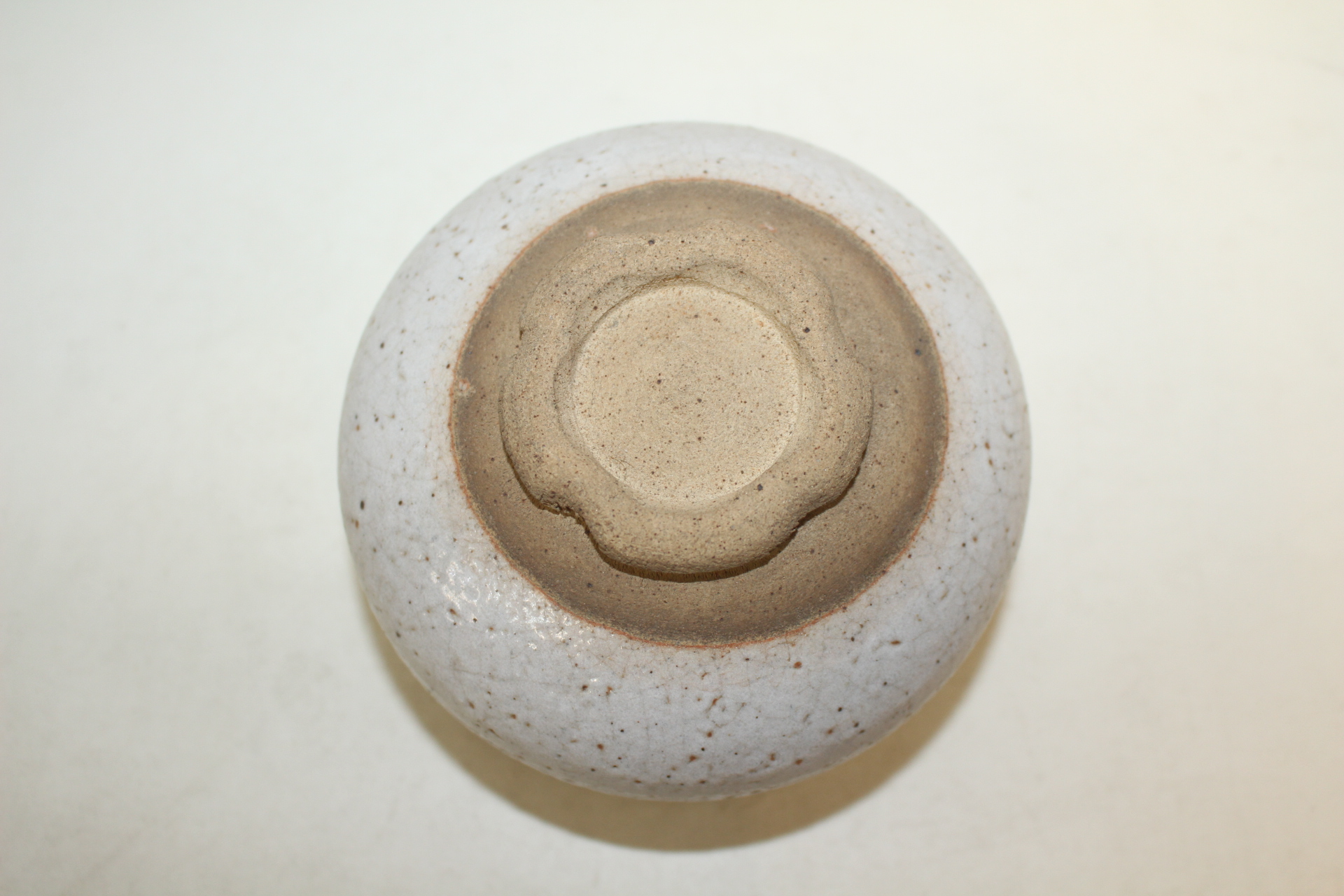 사이즈가 큰 청자 말찻잔