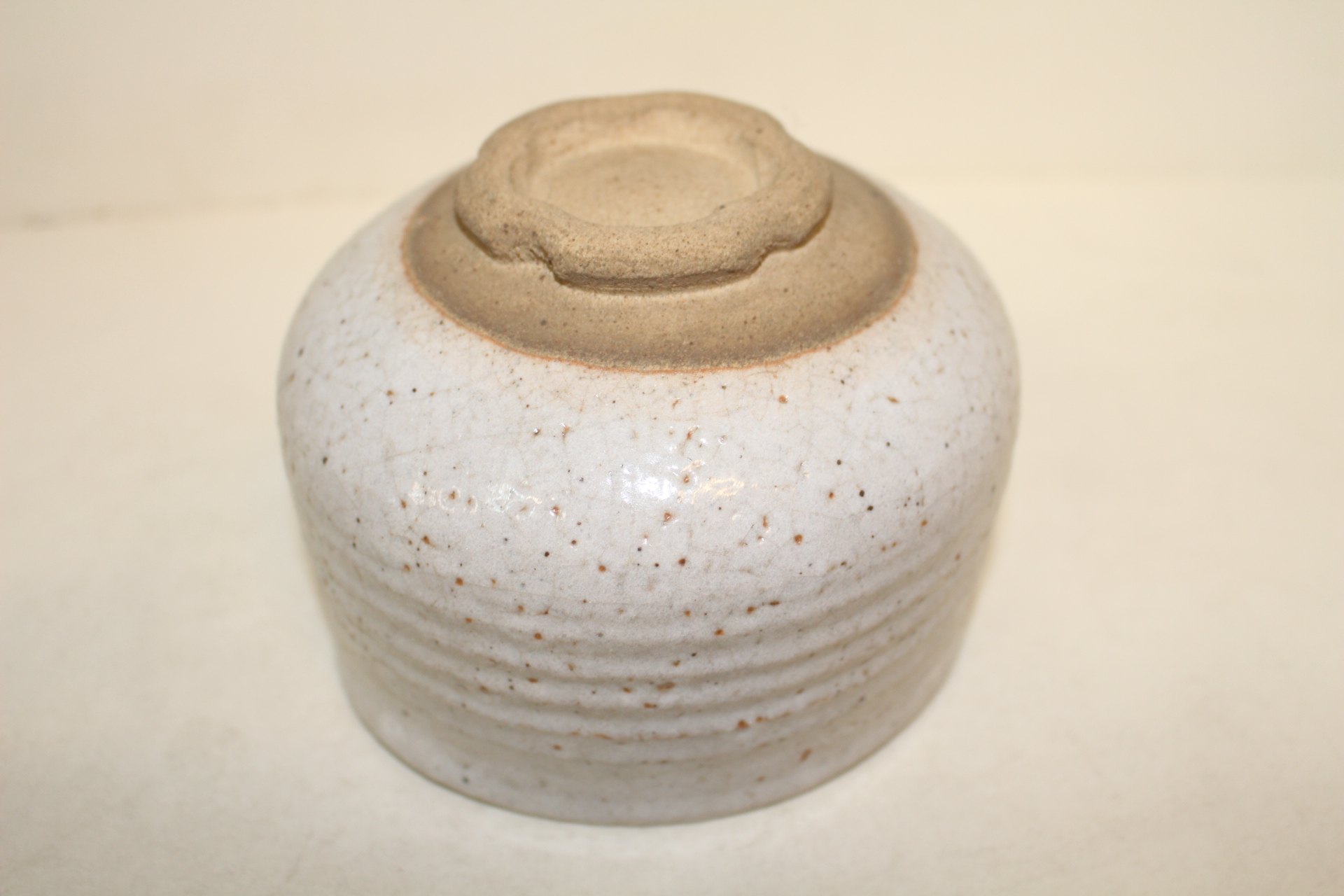 사이즈가 큰 청자 말찻잔