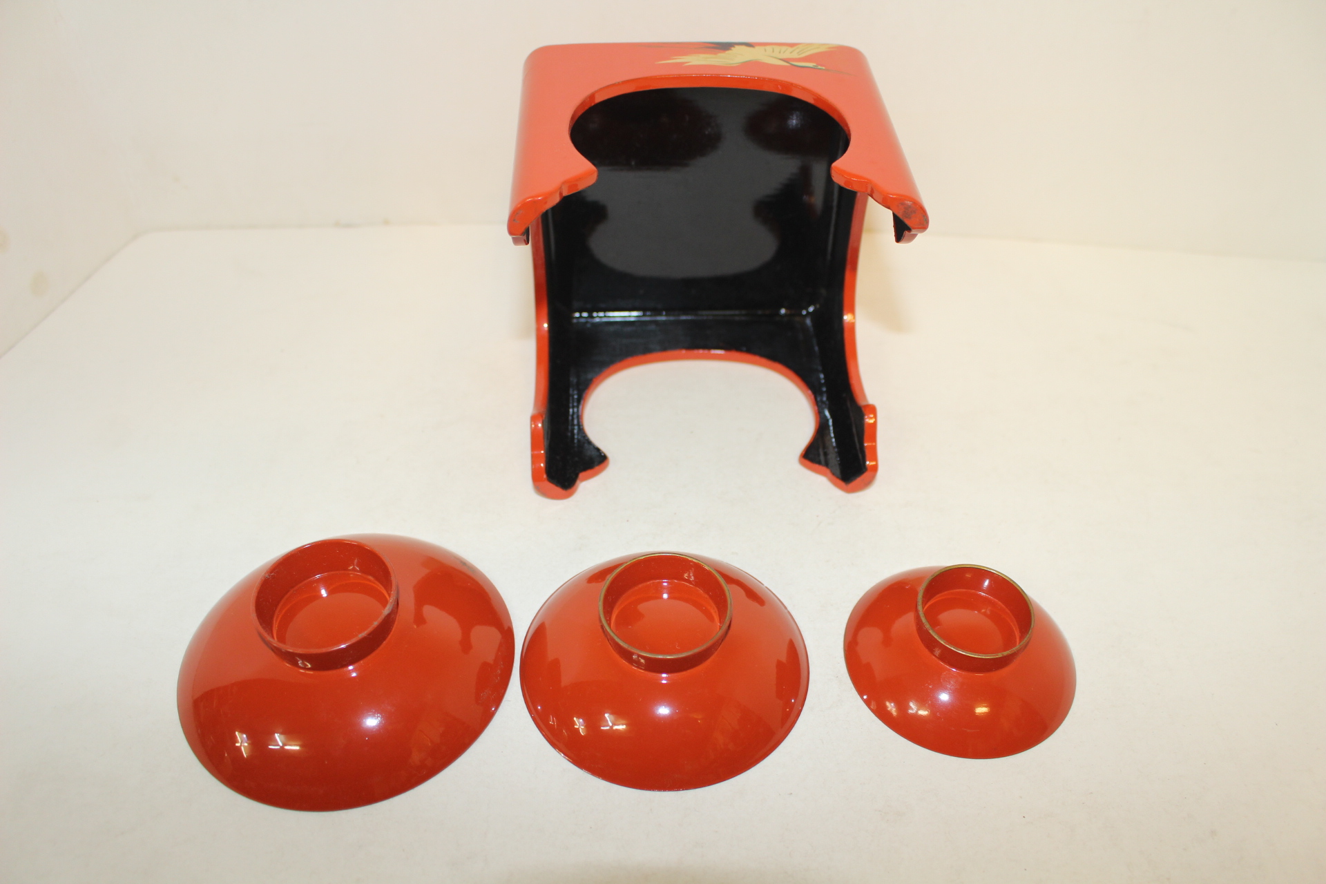 명품-나무에 옷칠후 학문그림이 있는 잔받침과 잔3점셋트