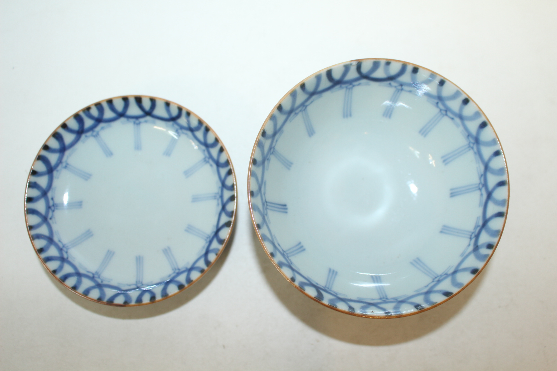 1828년 도광경자년모고염부(道光庚子年模古染附) 청화백자 개완