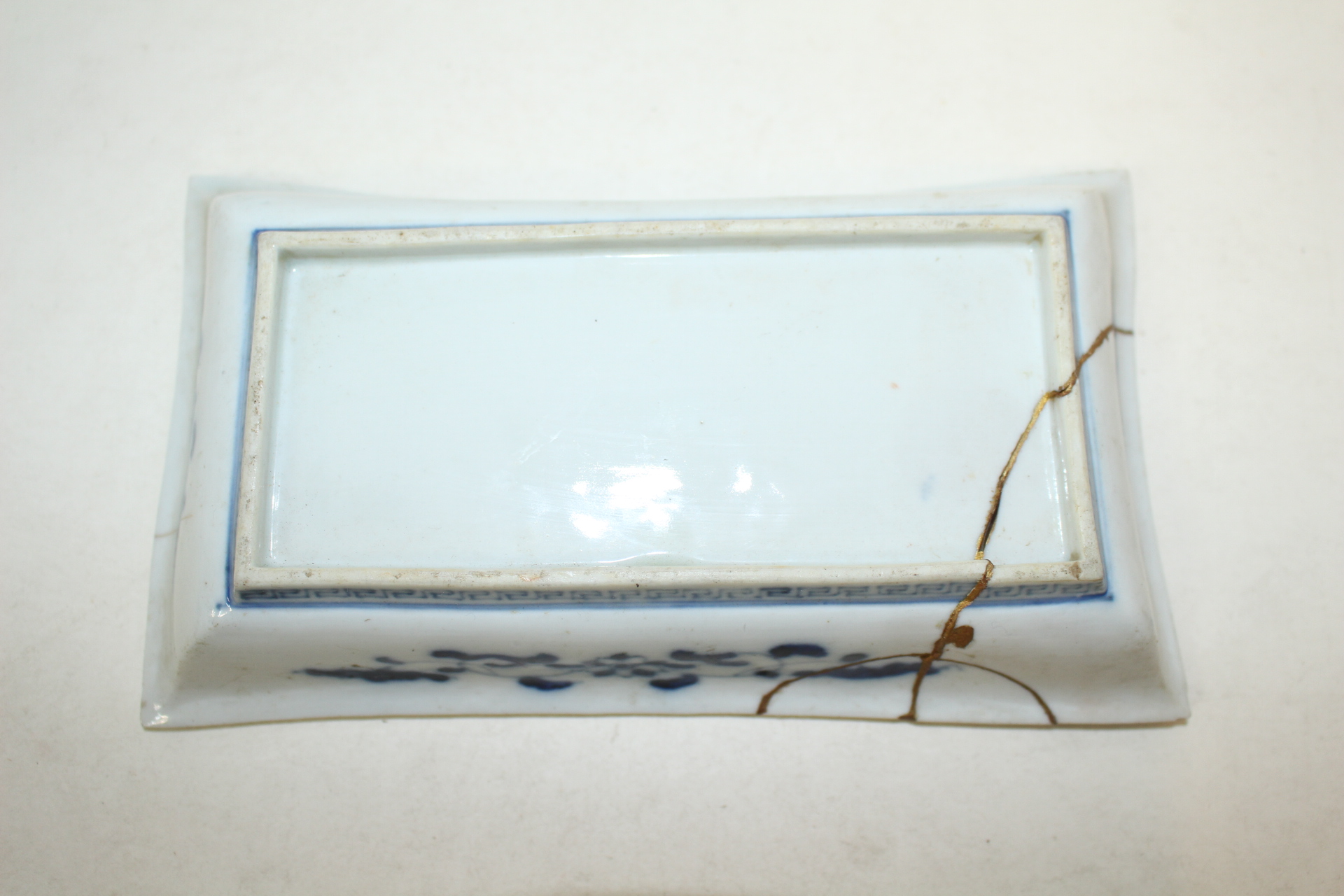 연대가좋은 청화백자인물문 사각완