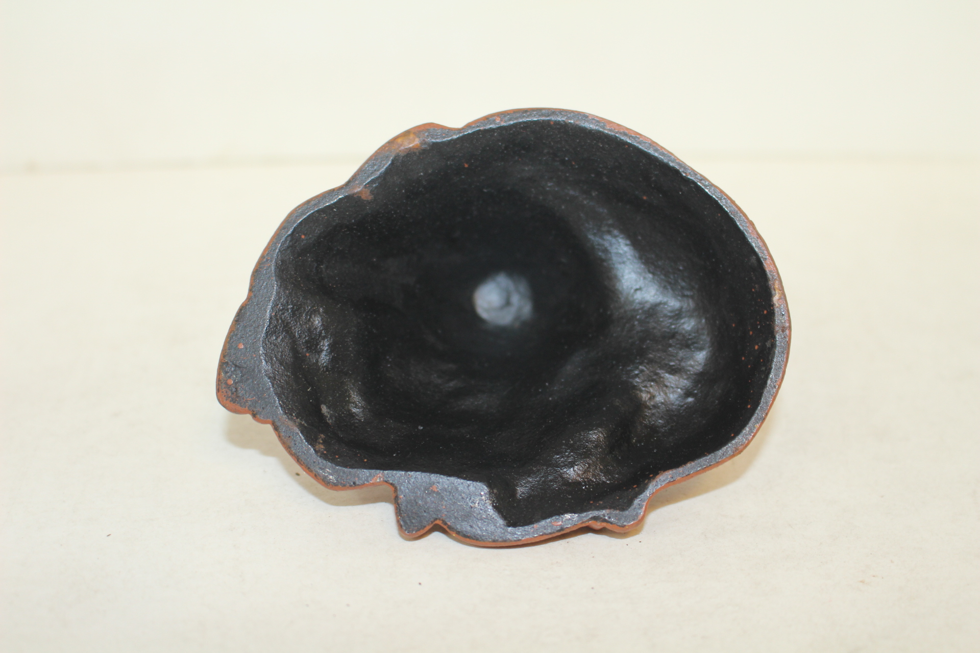 묵직한 무쇠로된 포대화상 조각상