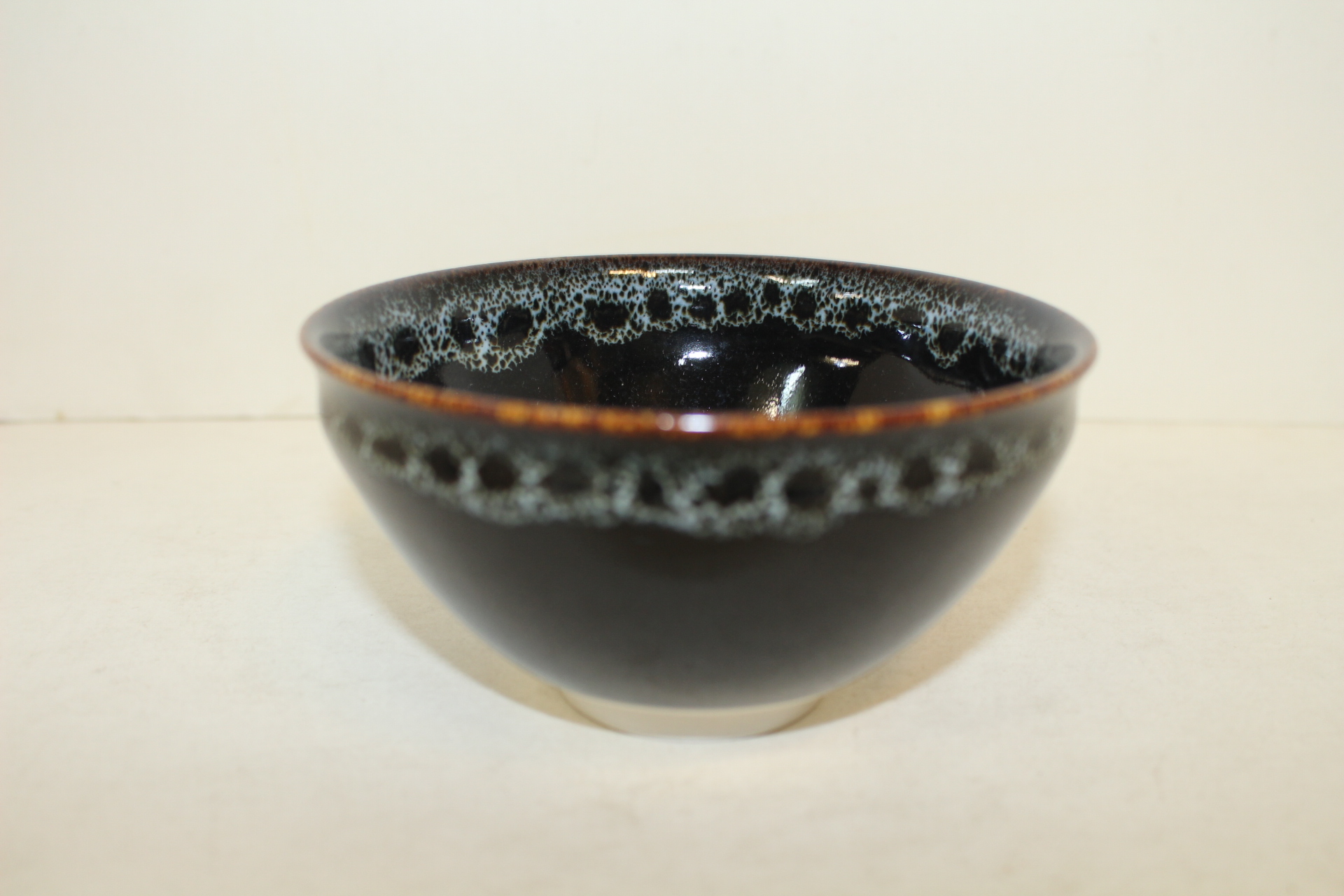 흑유청자 물방울 말찻잔