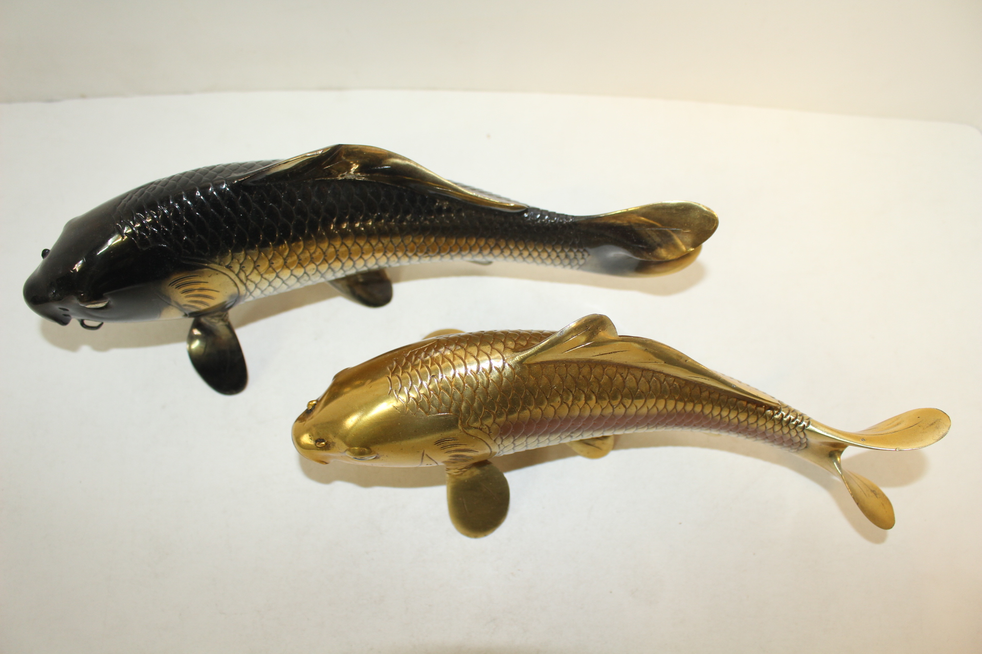 청동으로된 信光作 고기조각상 2점셋트