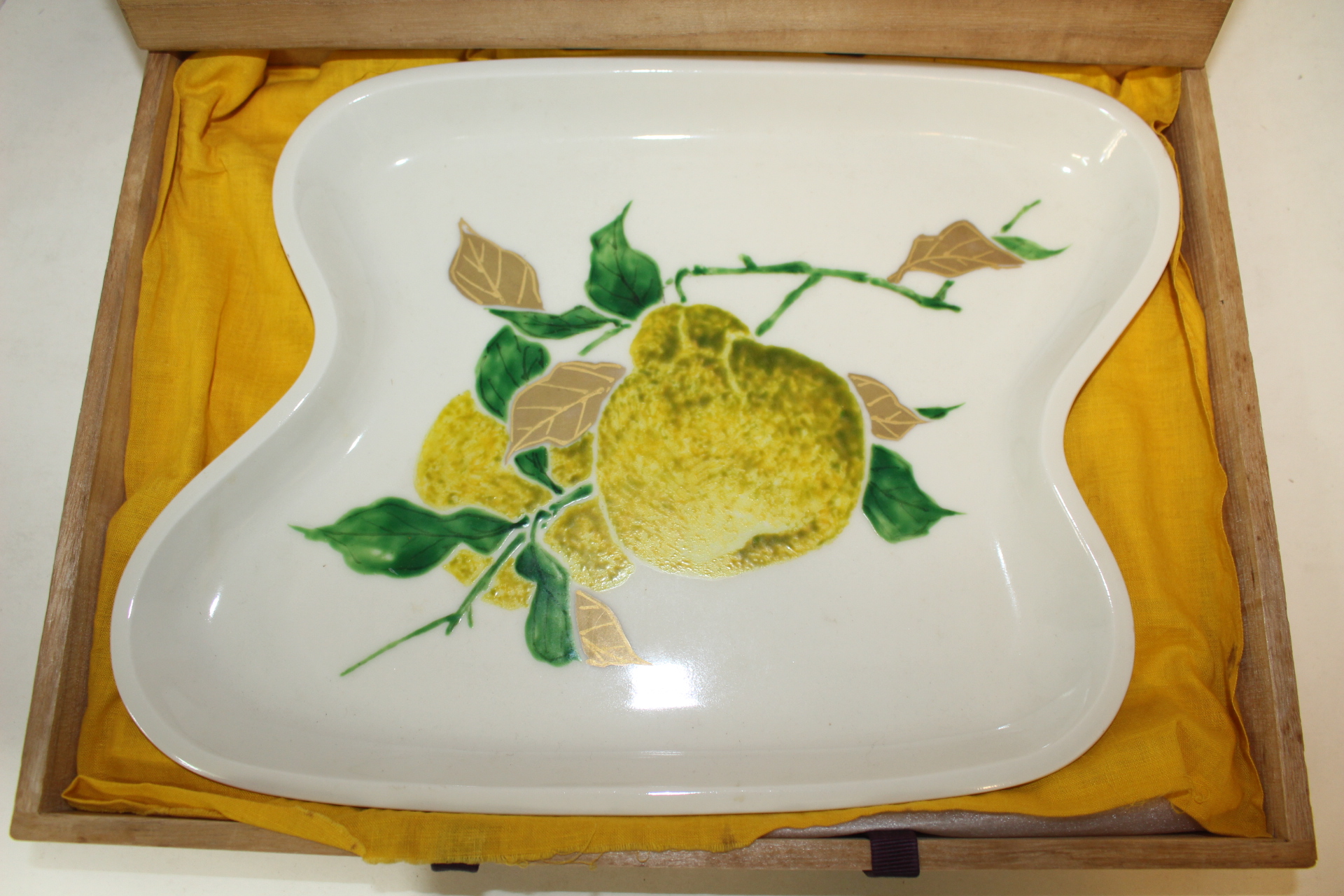 명품-井上治男  청화백자 금채화문 대완