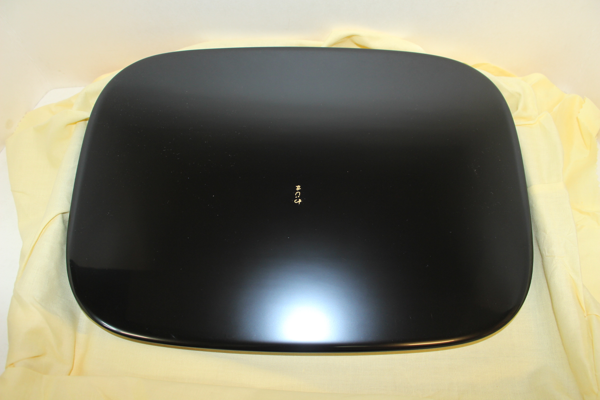 명품-나무에 옷칠이된 차반