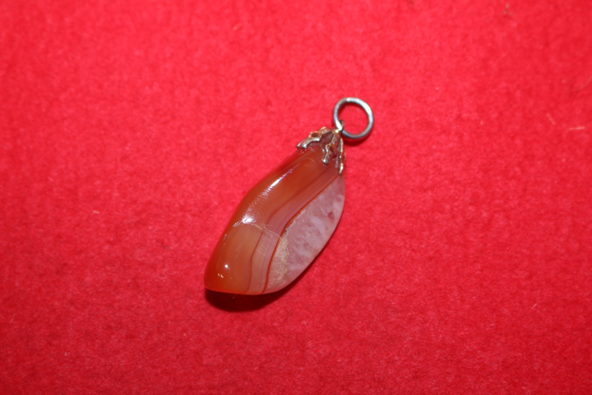 옥돌로된 목걸이 추