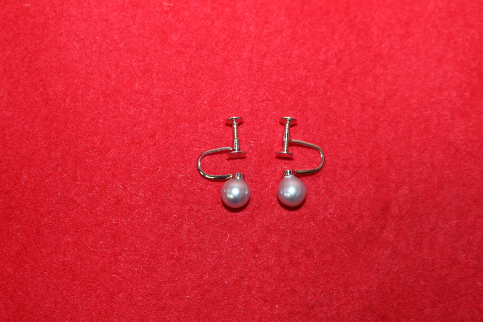 천연진주로된 귀걸이 1쌍