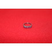 보석이 장식된 순은 반지