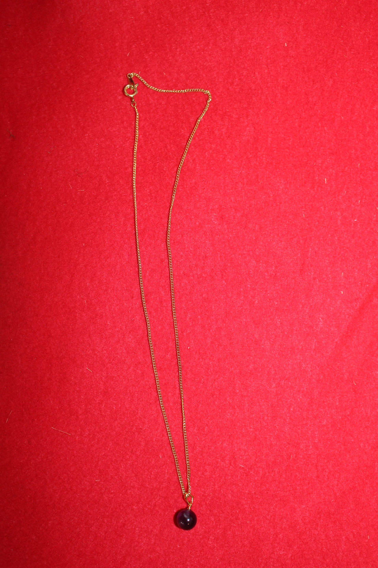 보석이 장식된 목걸이