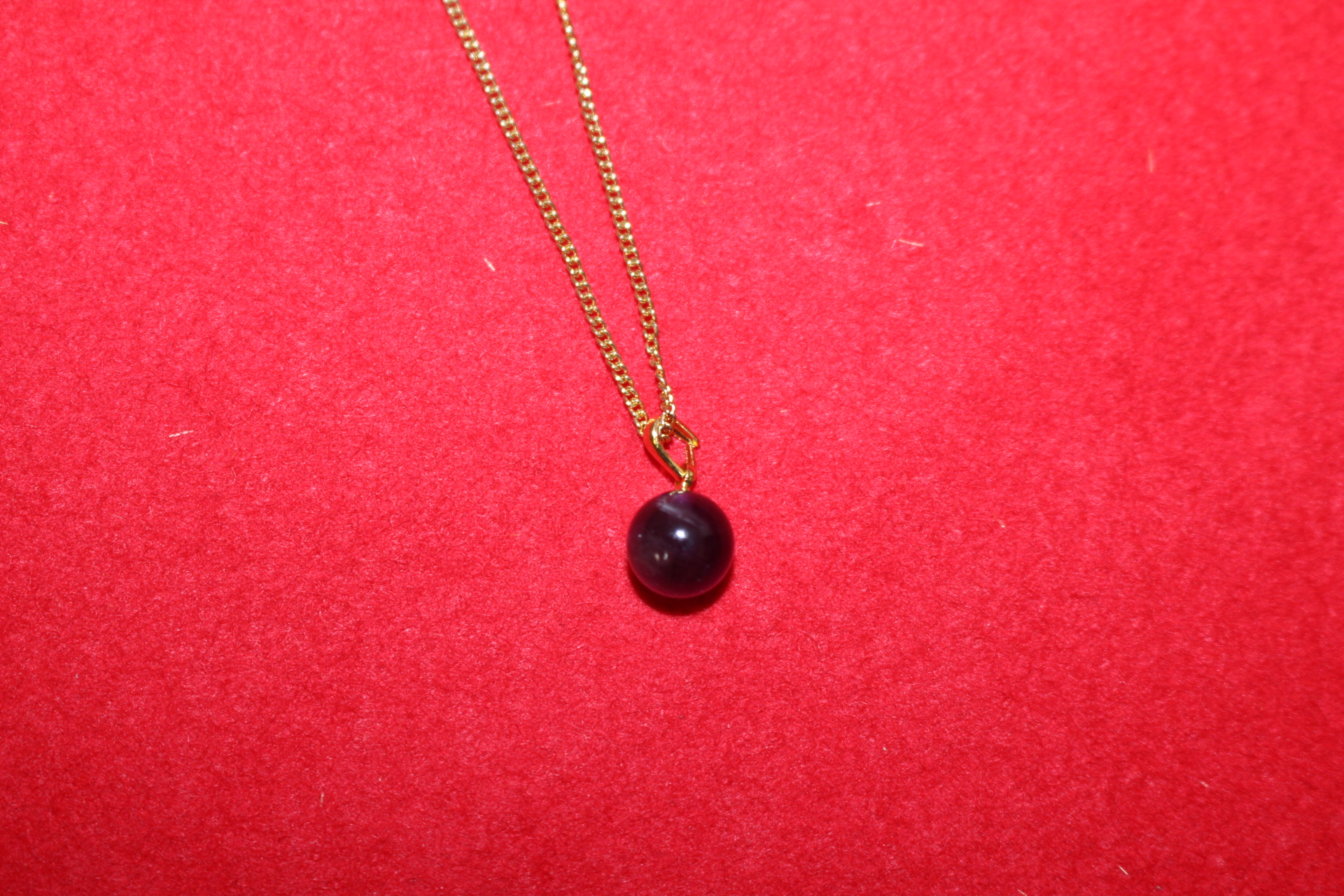 보석이 장식된 목걸이