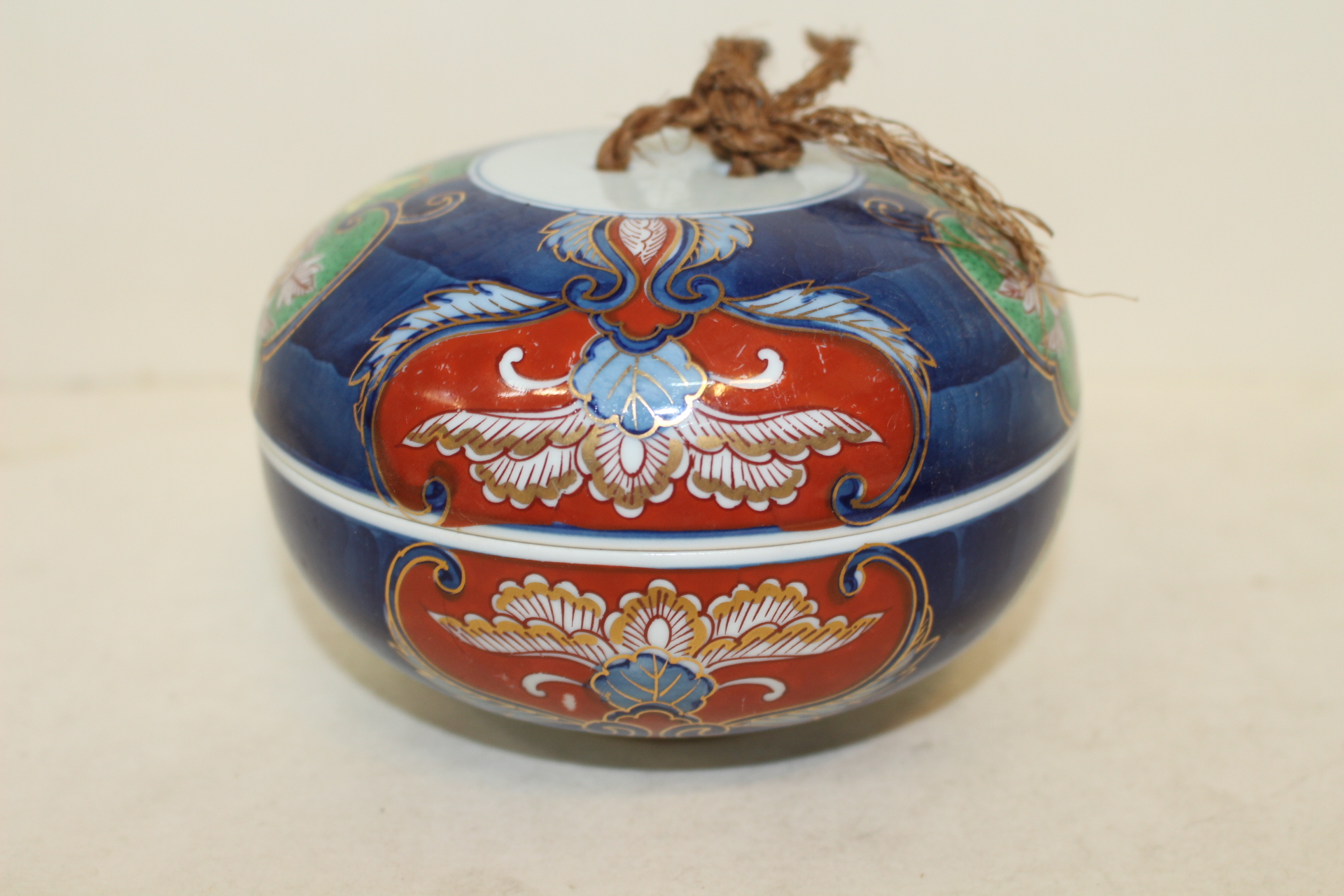 이마리 청화백자진사금채 합