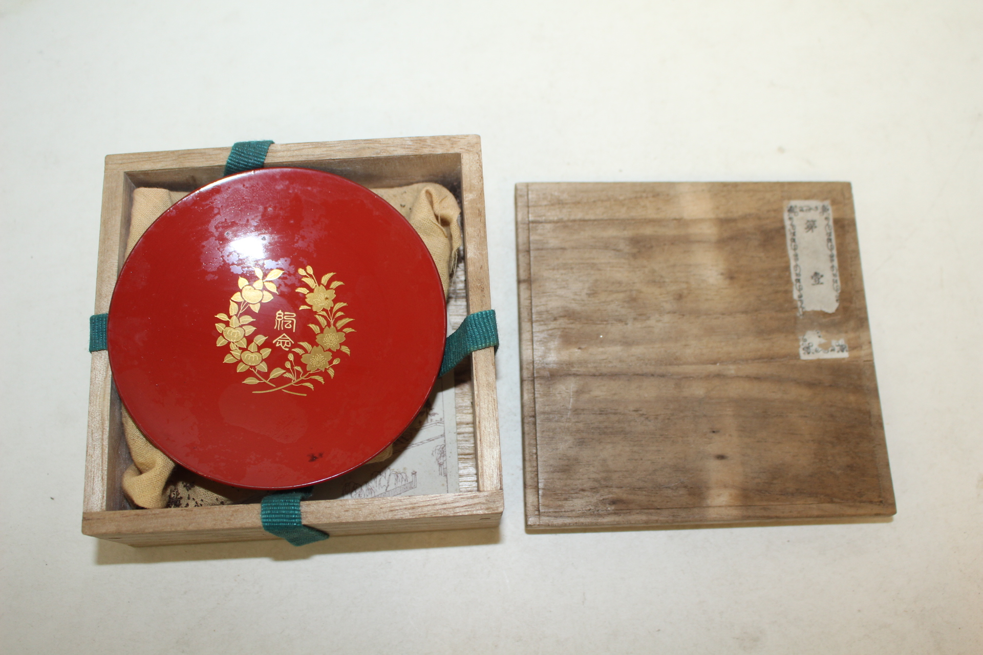 1894년(명치28년) 나무에 칠이된 소형완