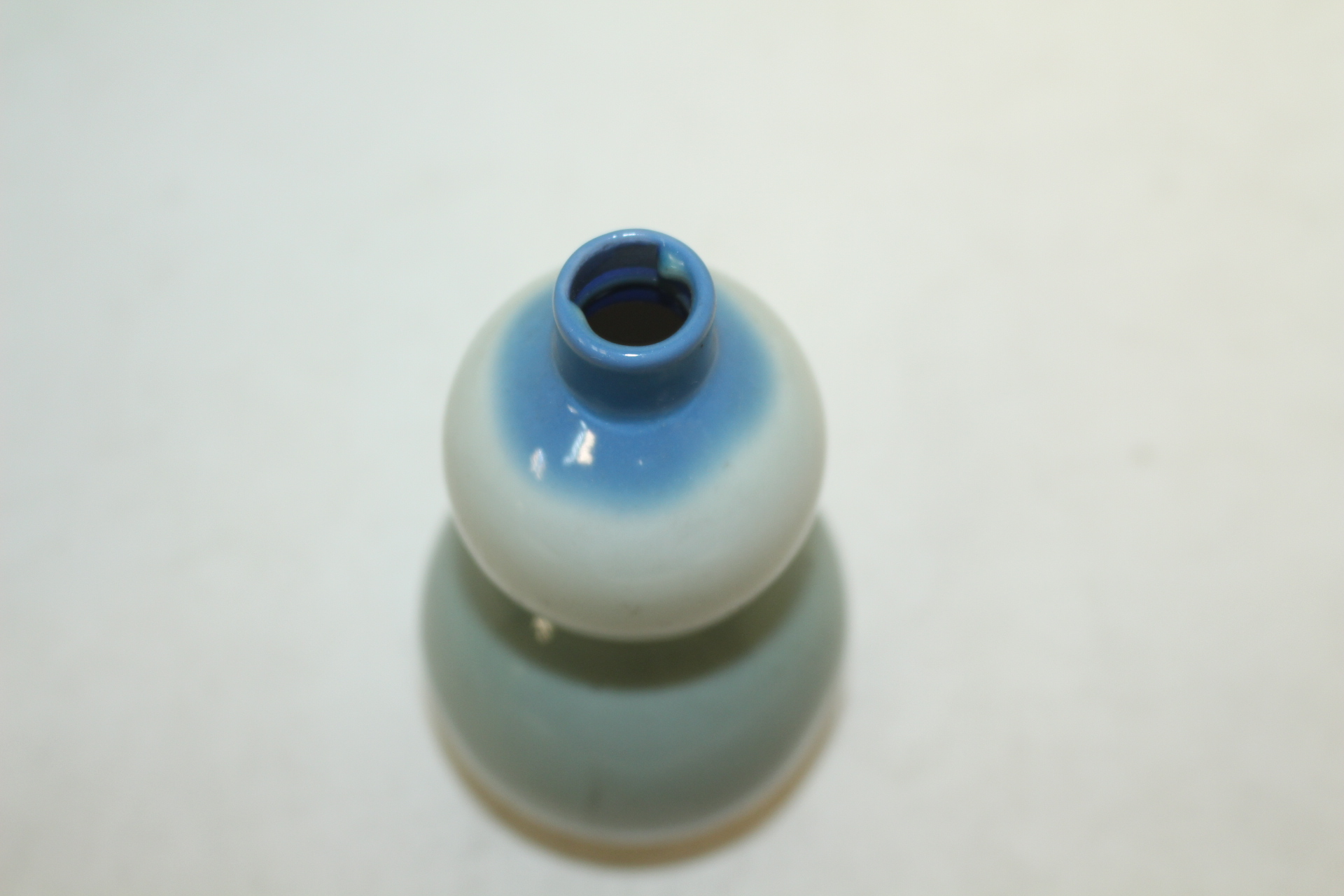 연대가좋은 청자 호리형 주병