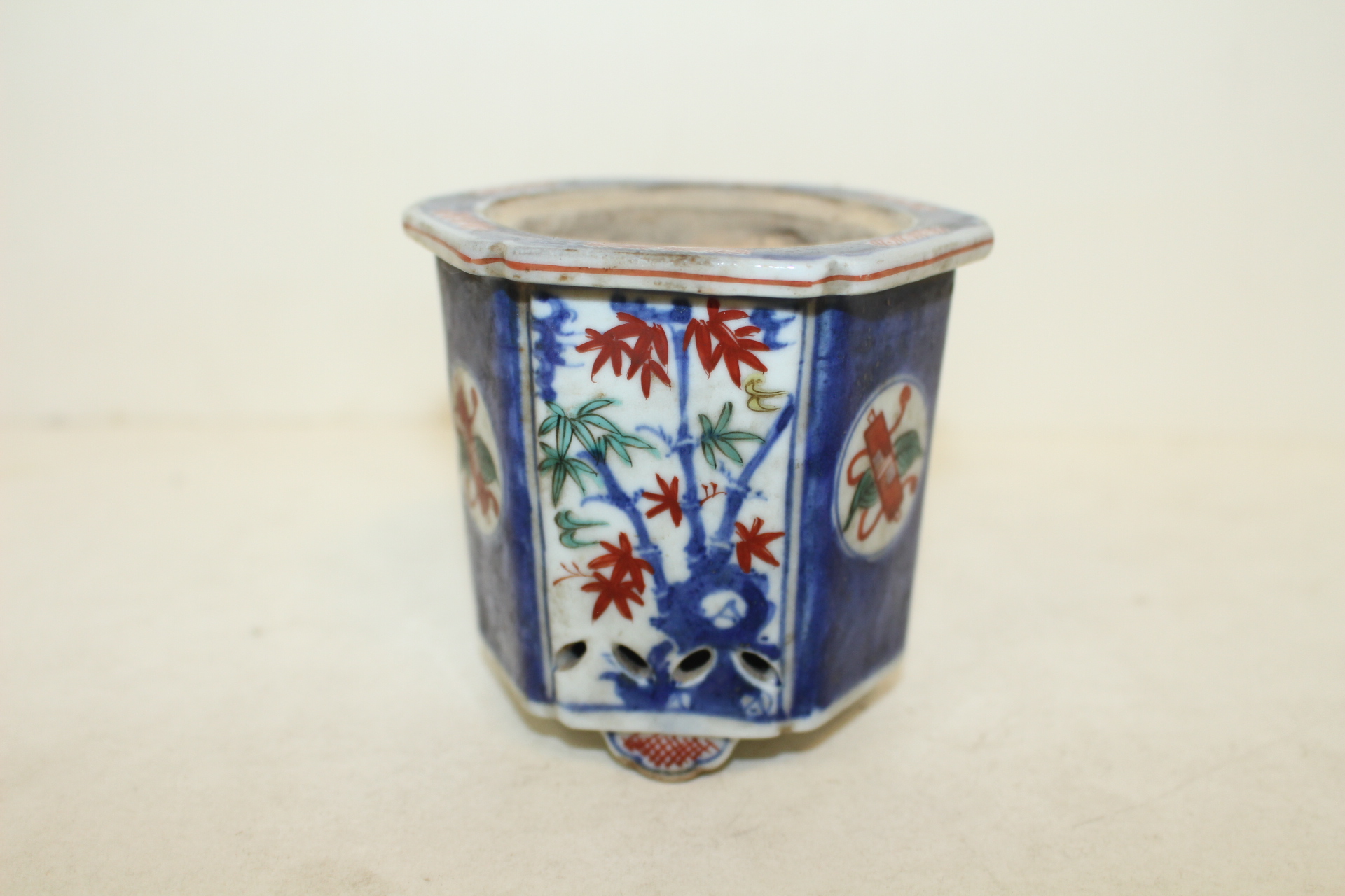 연대가좋은 청화백자진사화문 육각향로