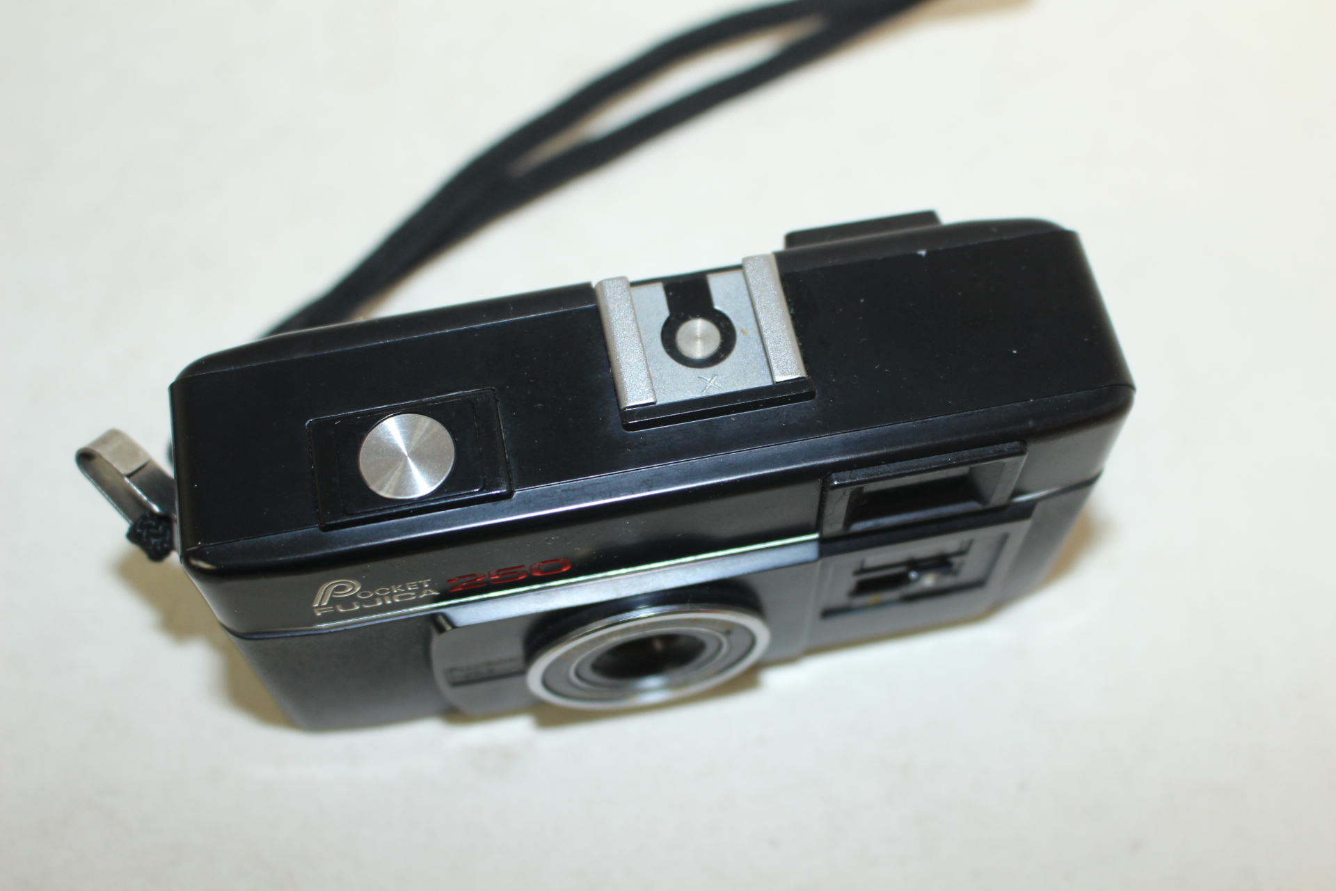 소형크기의 포켓후지카250 카메라