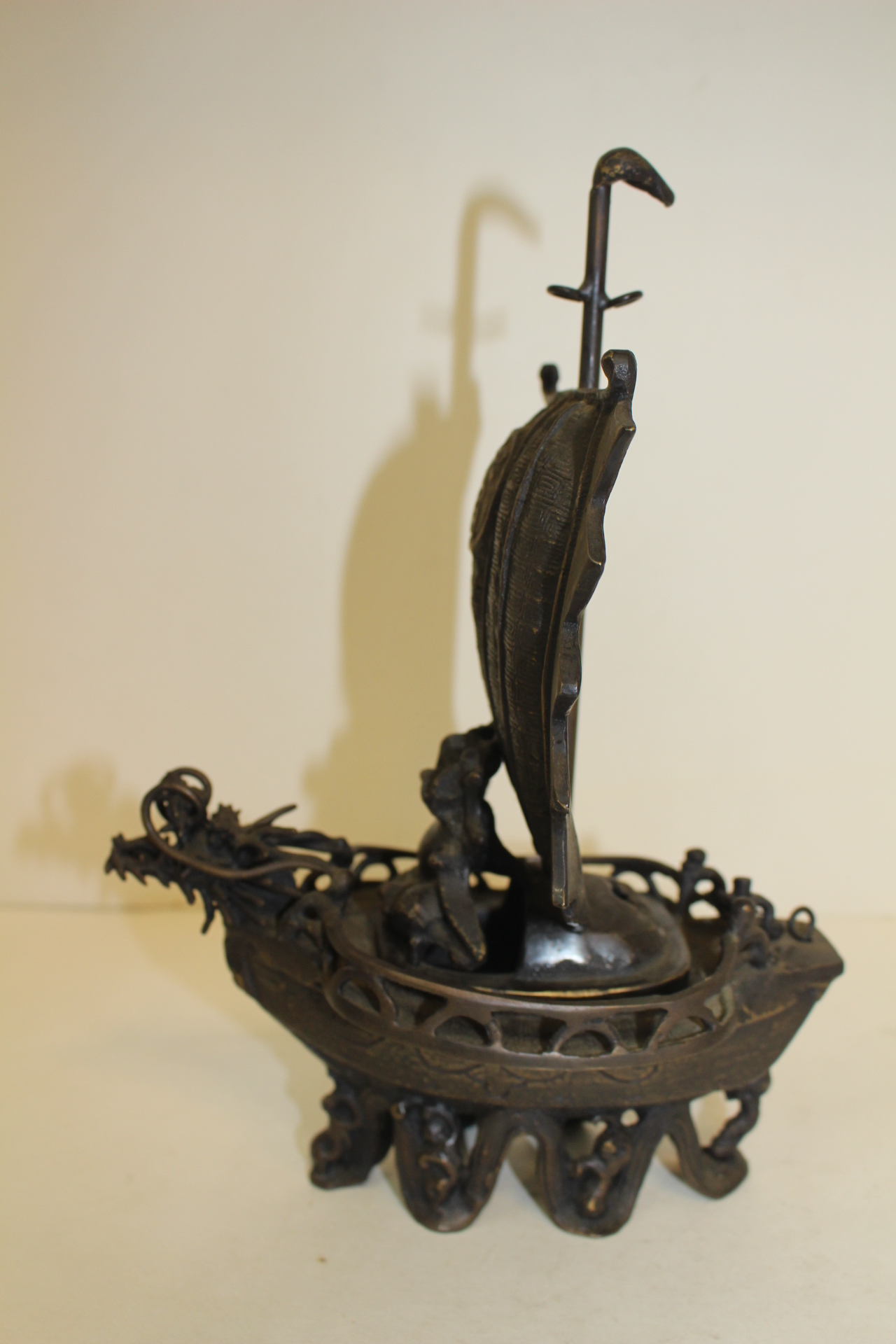 연대가좋은 청동으로된 용형배 향로