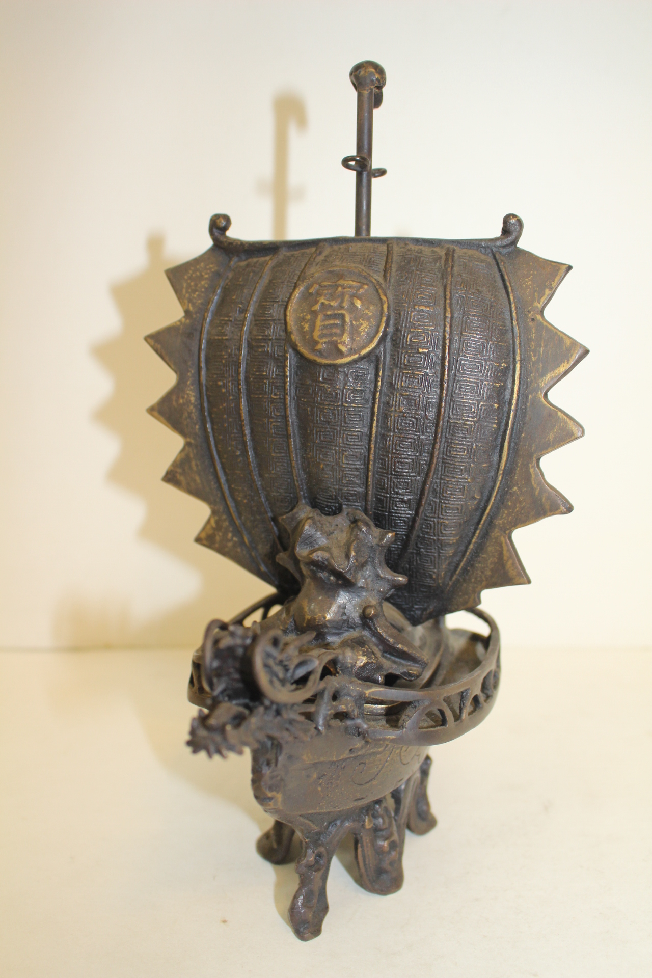 연대가좋은 청동으로된 용형배 향로