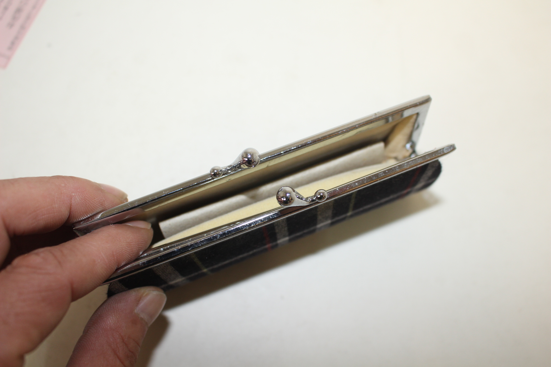 천재질로된 미사용 지갑