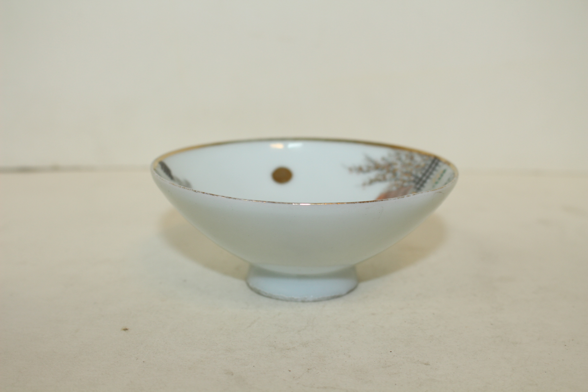 연대가좋은 철화백자산수문 잔