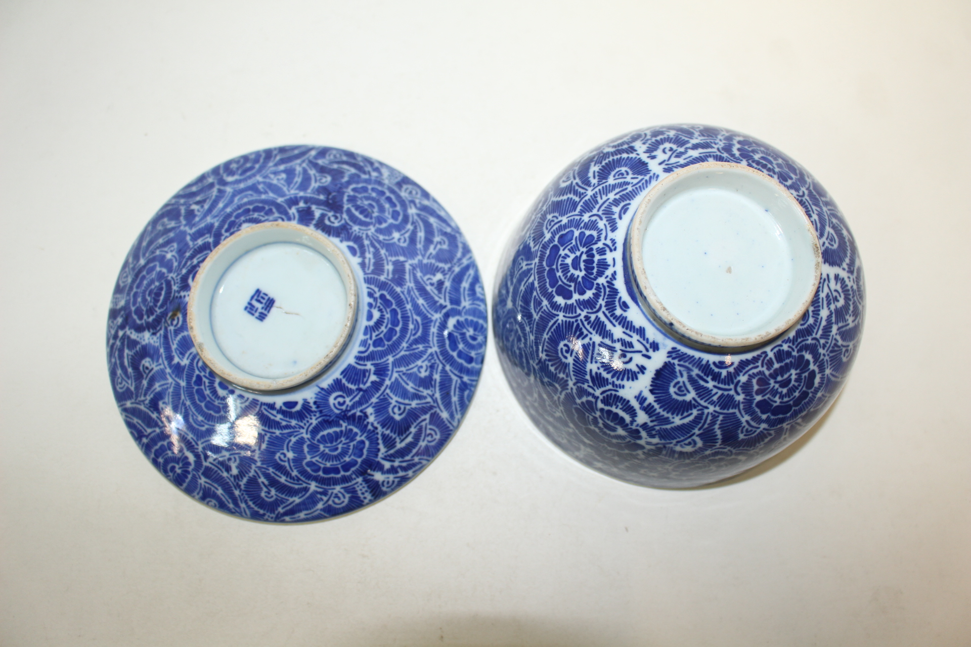 100년이상된 이마리청화백자화문 개완