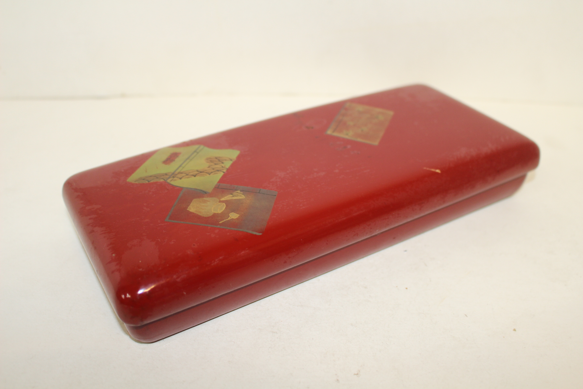 나무에 옷칠이된 벼루함 과 돌벼루