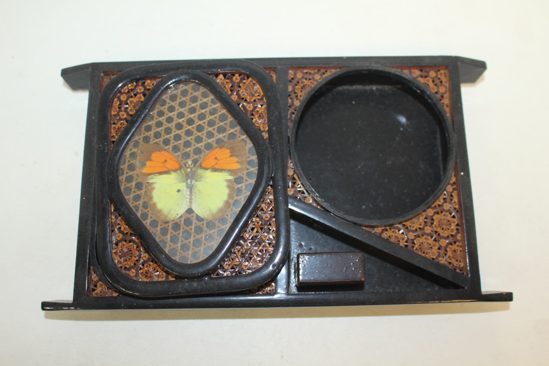 나무로된 사각함