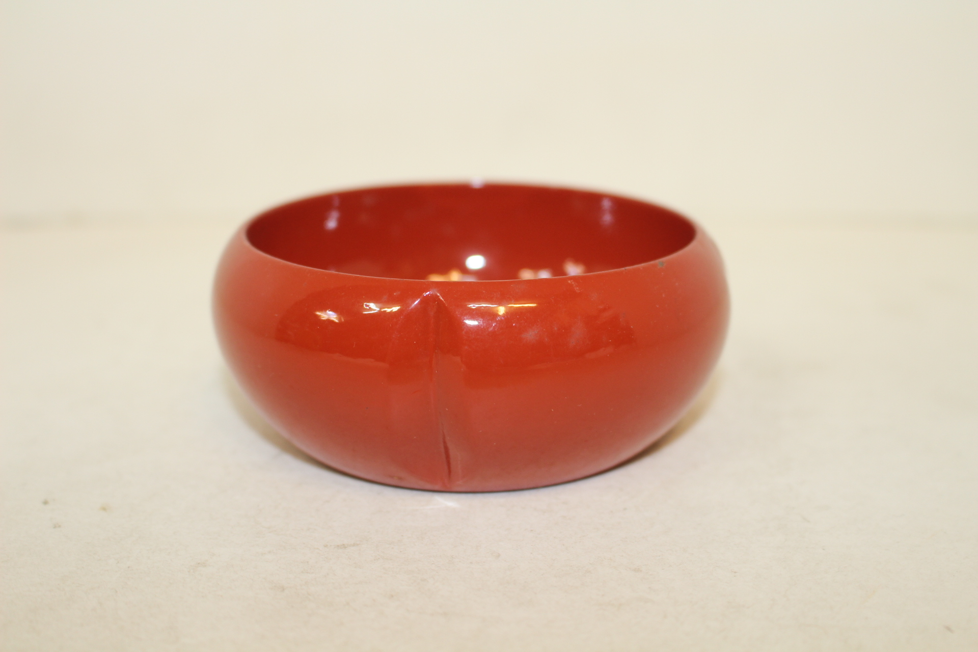 나무에 칠이된 화형완