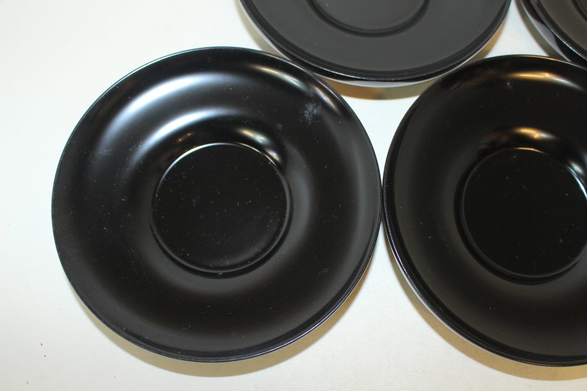 나무에 옷칠이된 차탁 5점