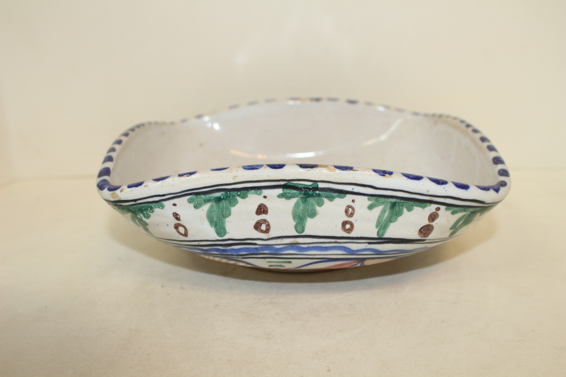 유럽산 분청자 청화화문 사각대완