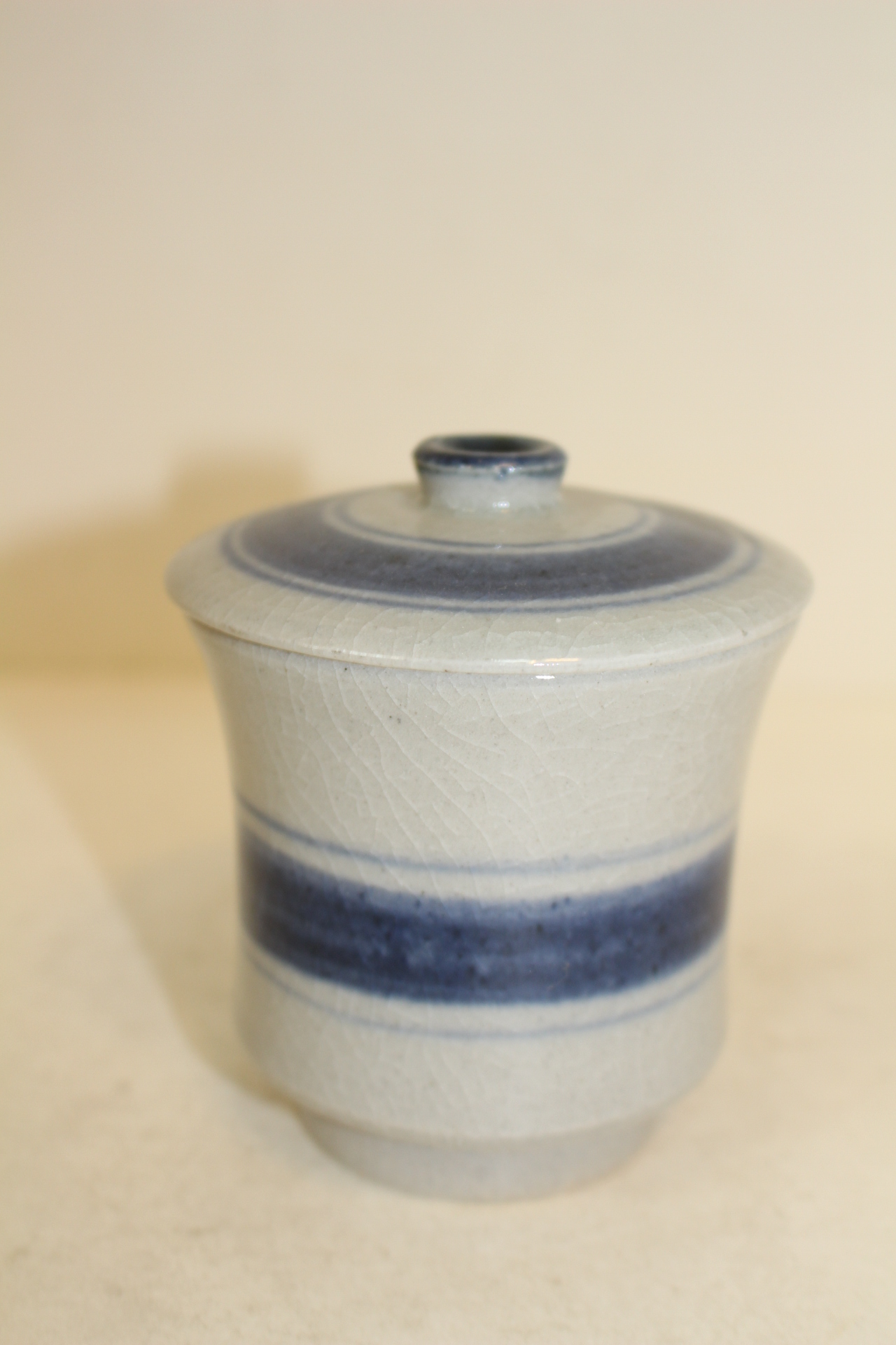 청화백자 줄문 잔