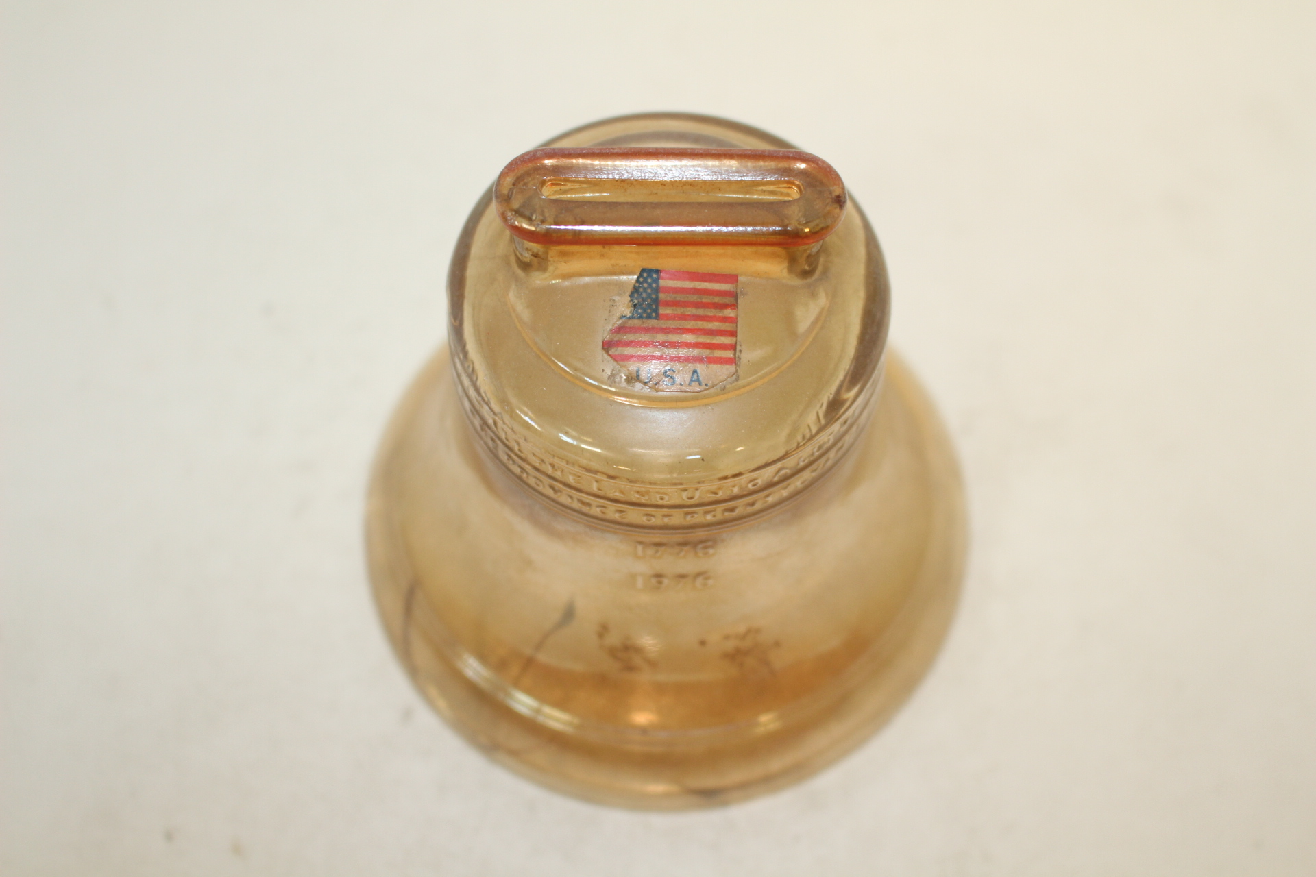 1976년 미국산 유리로된 종모양 저금통