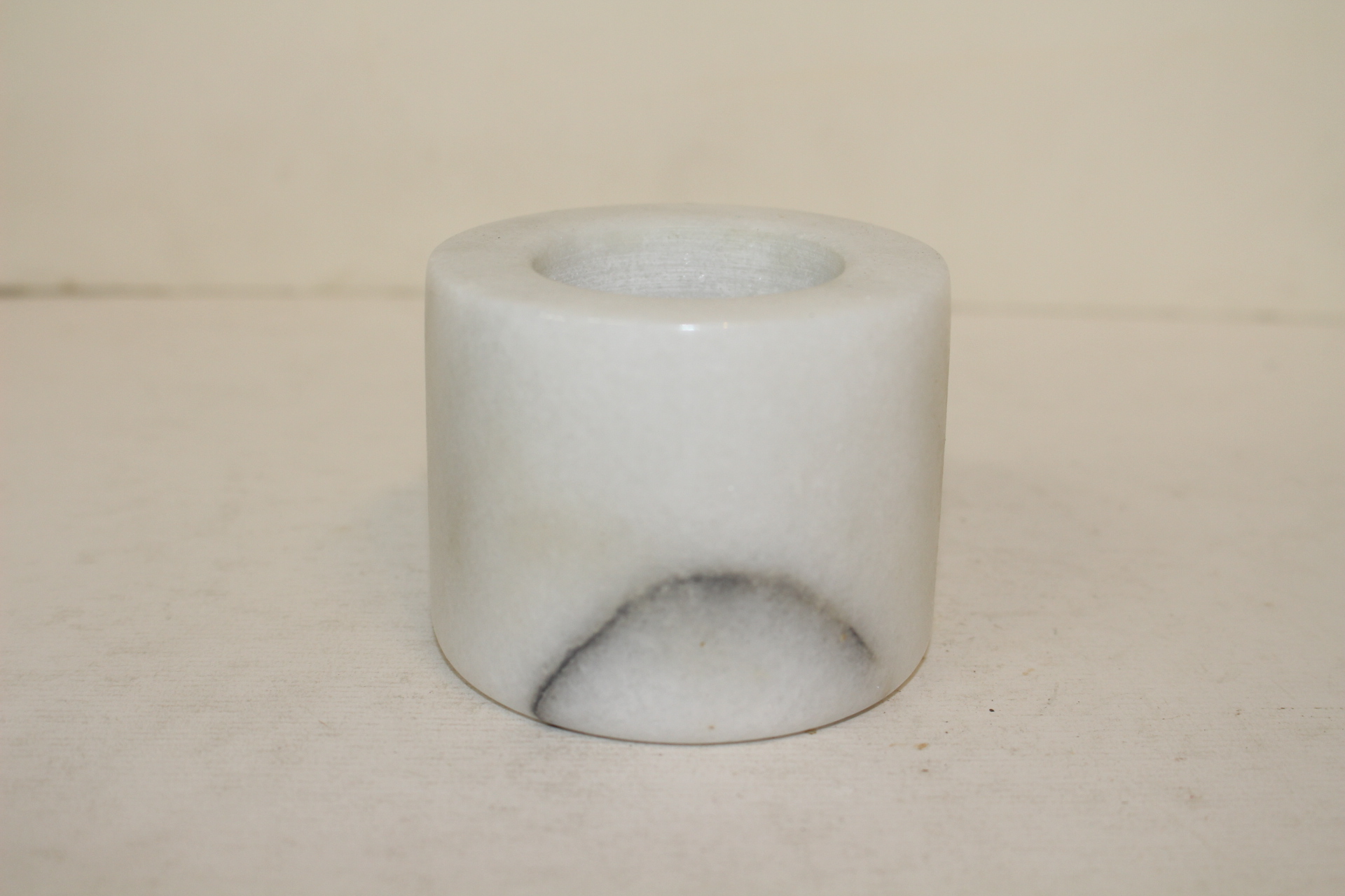 백대리석 돌로된 향완