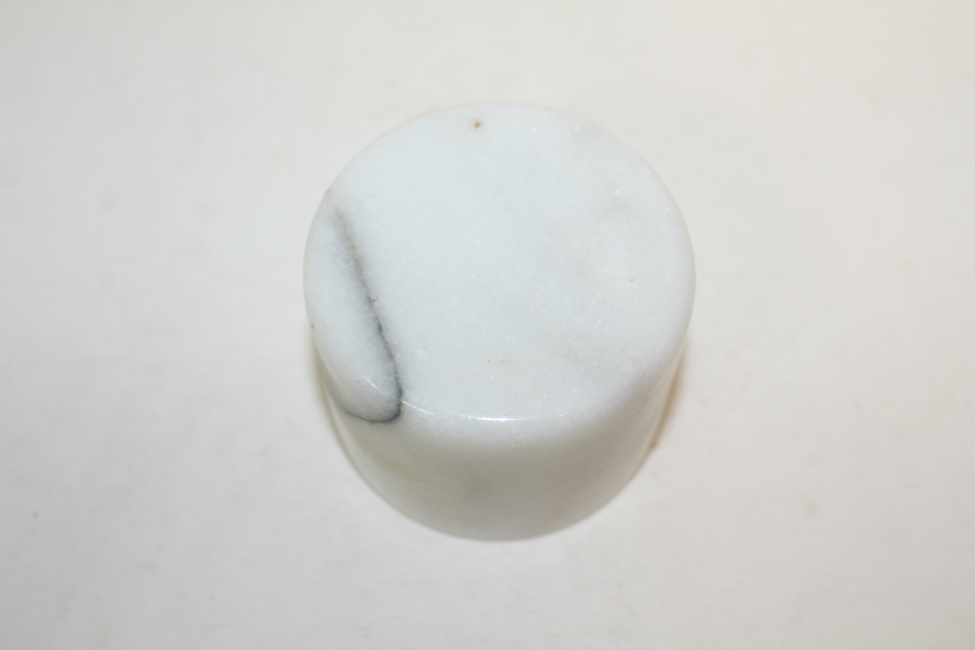 백대리석 돌로된 향완