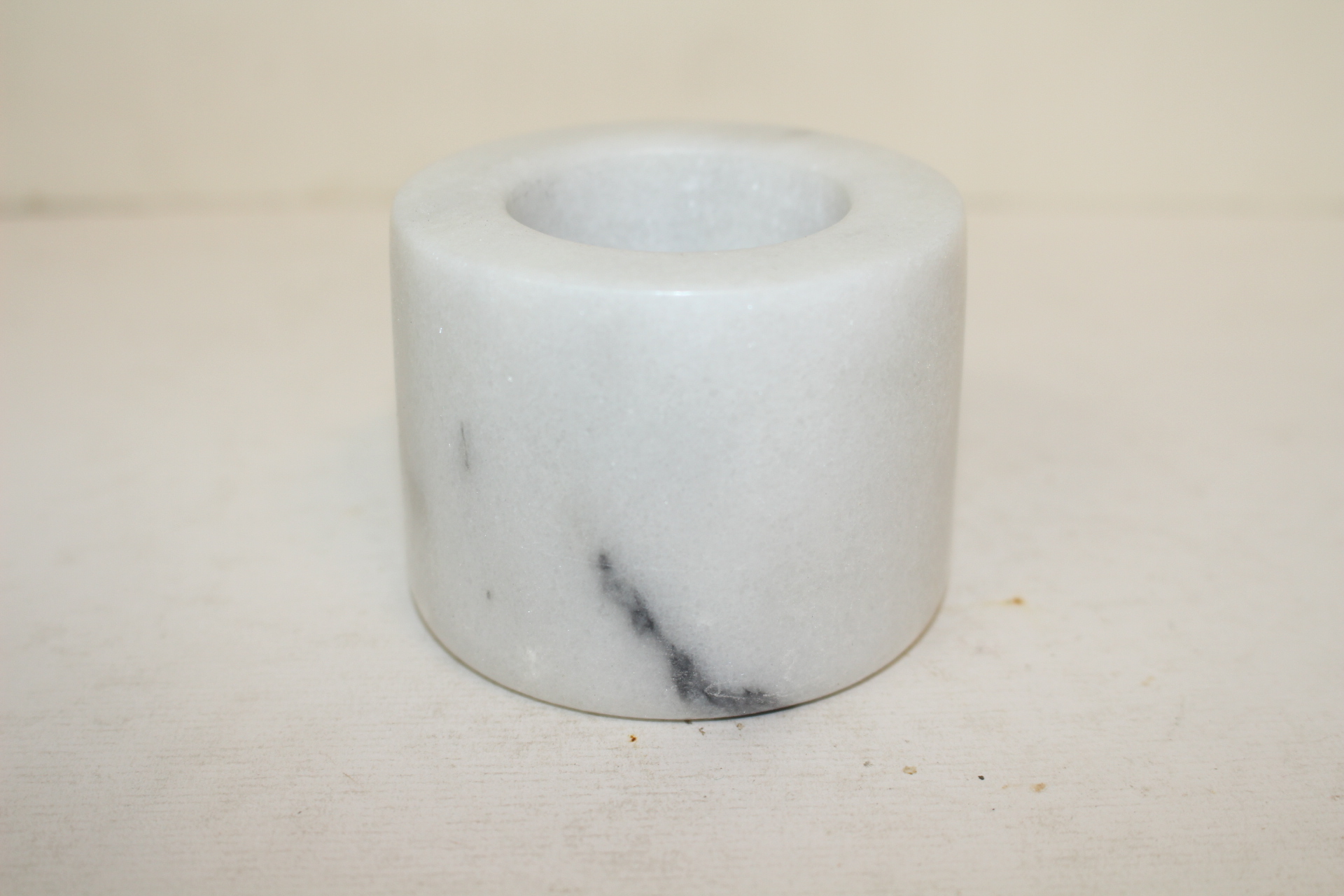 백대리석 돌로된 향완