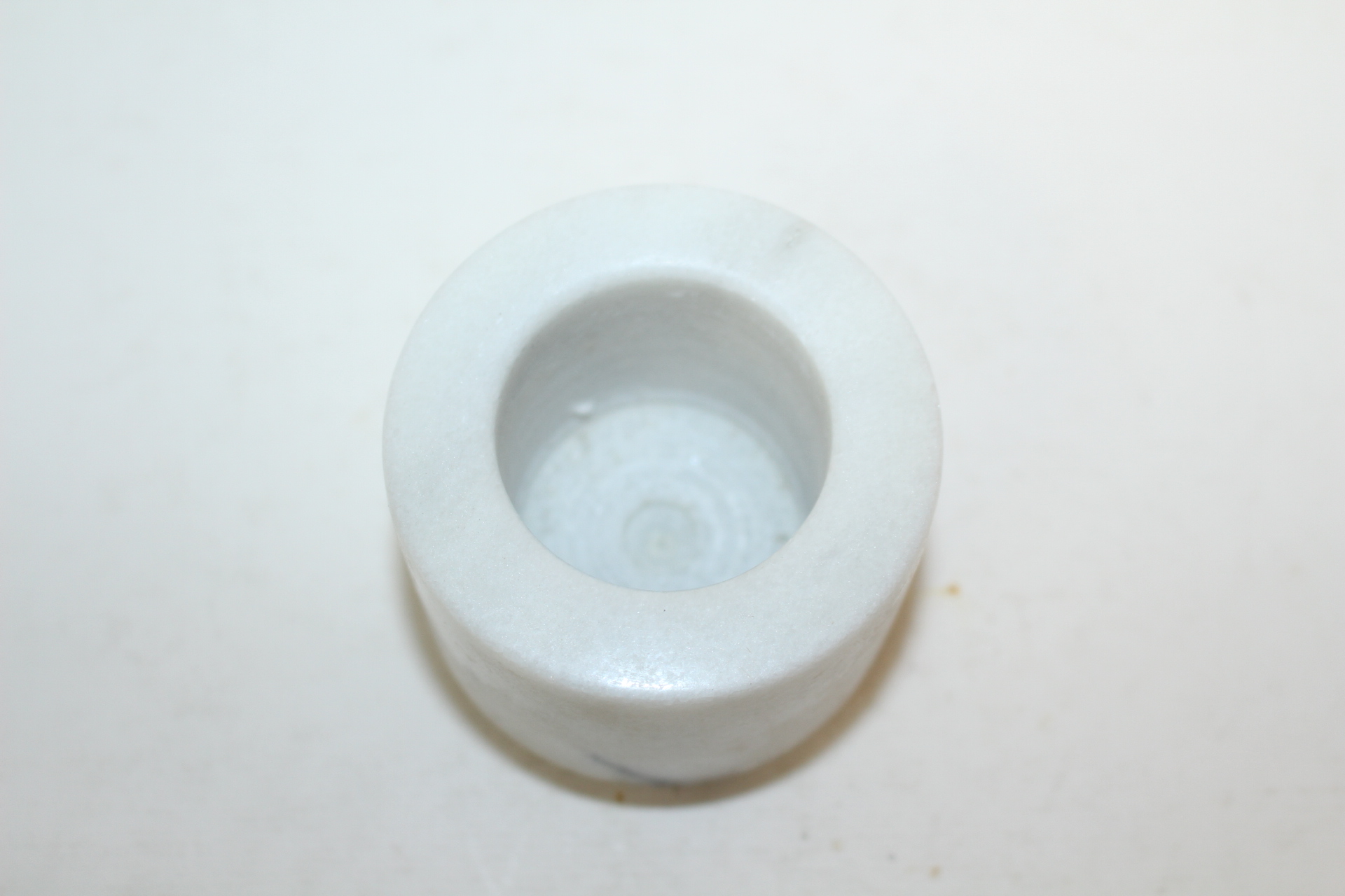 백대리석 돌로된 향완