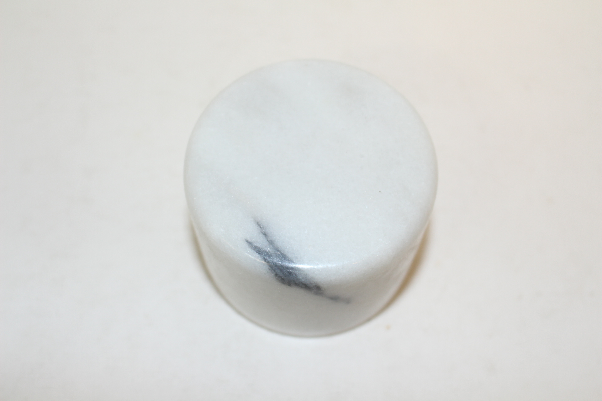 백대리석 돌로된 향완