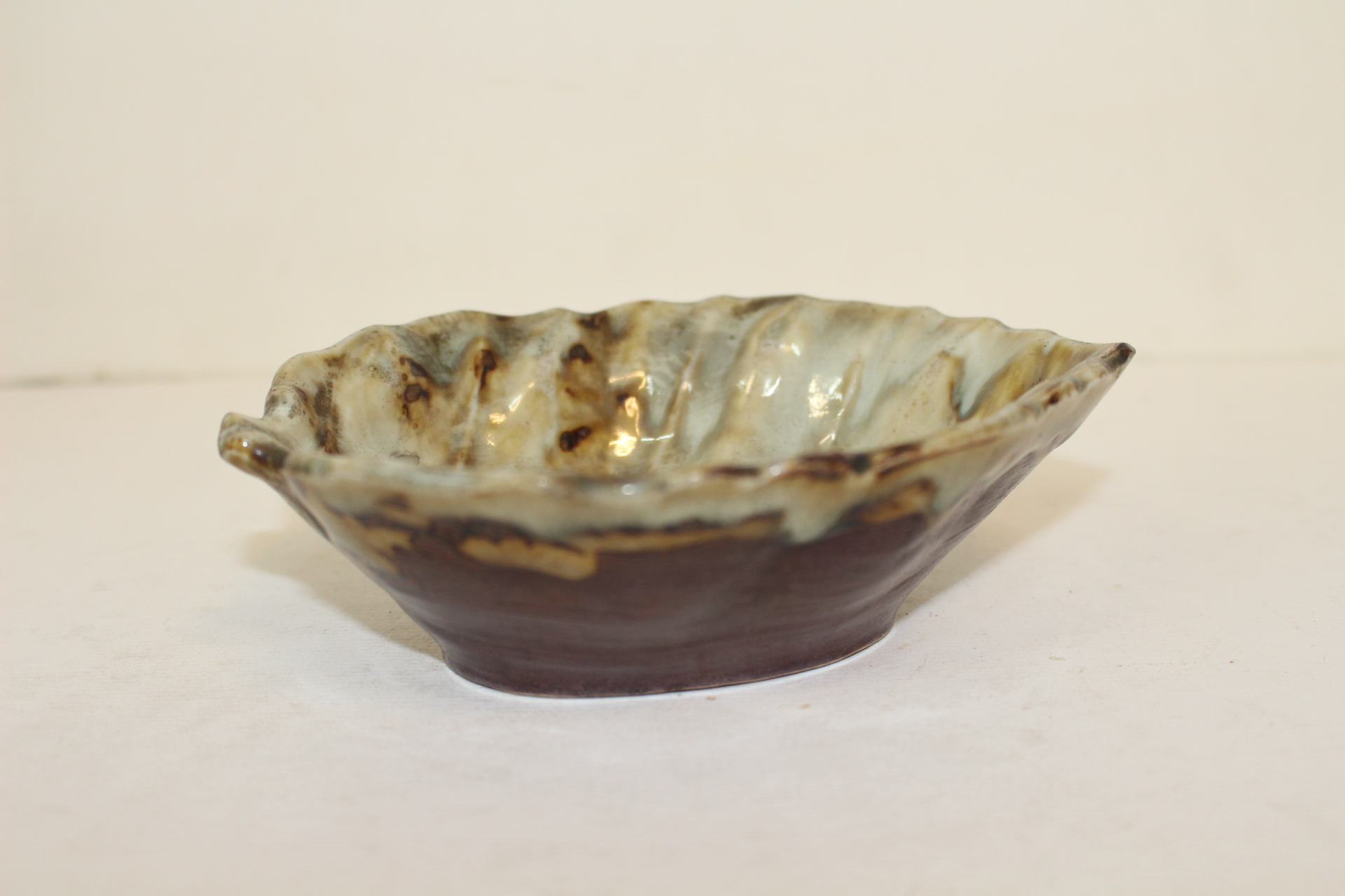 연대가좋은 덴모꾸 철화청자 나뭇잎 완