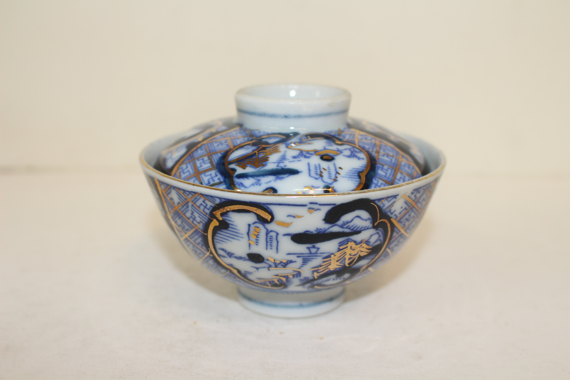 연대가좋은 이마리 청화백자금채화문 개완