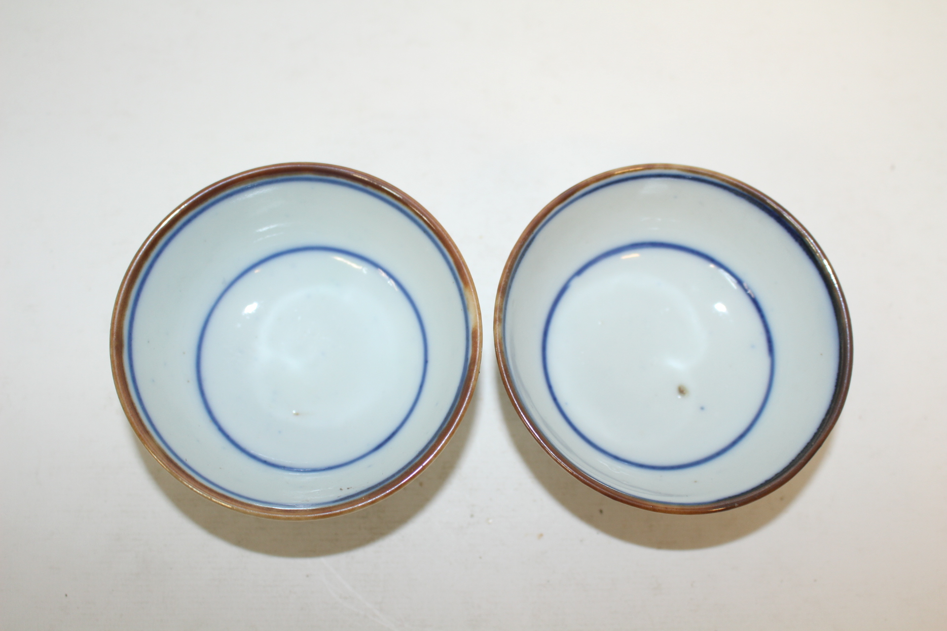 연대가좋은 청화백자줄문잔 2점