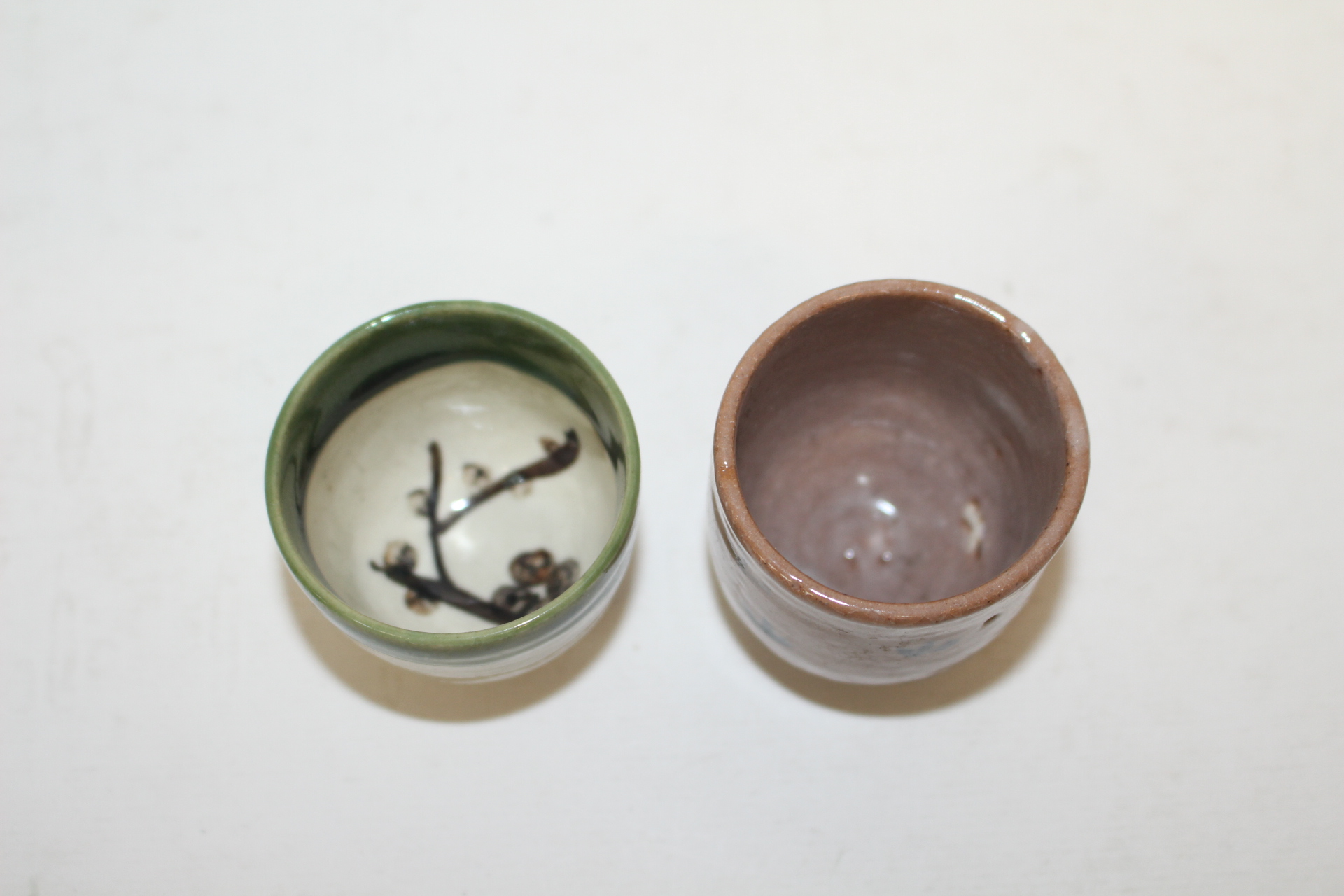 연대가좋은 청자잔 2점