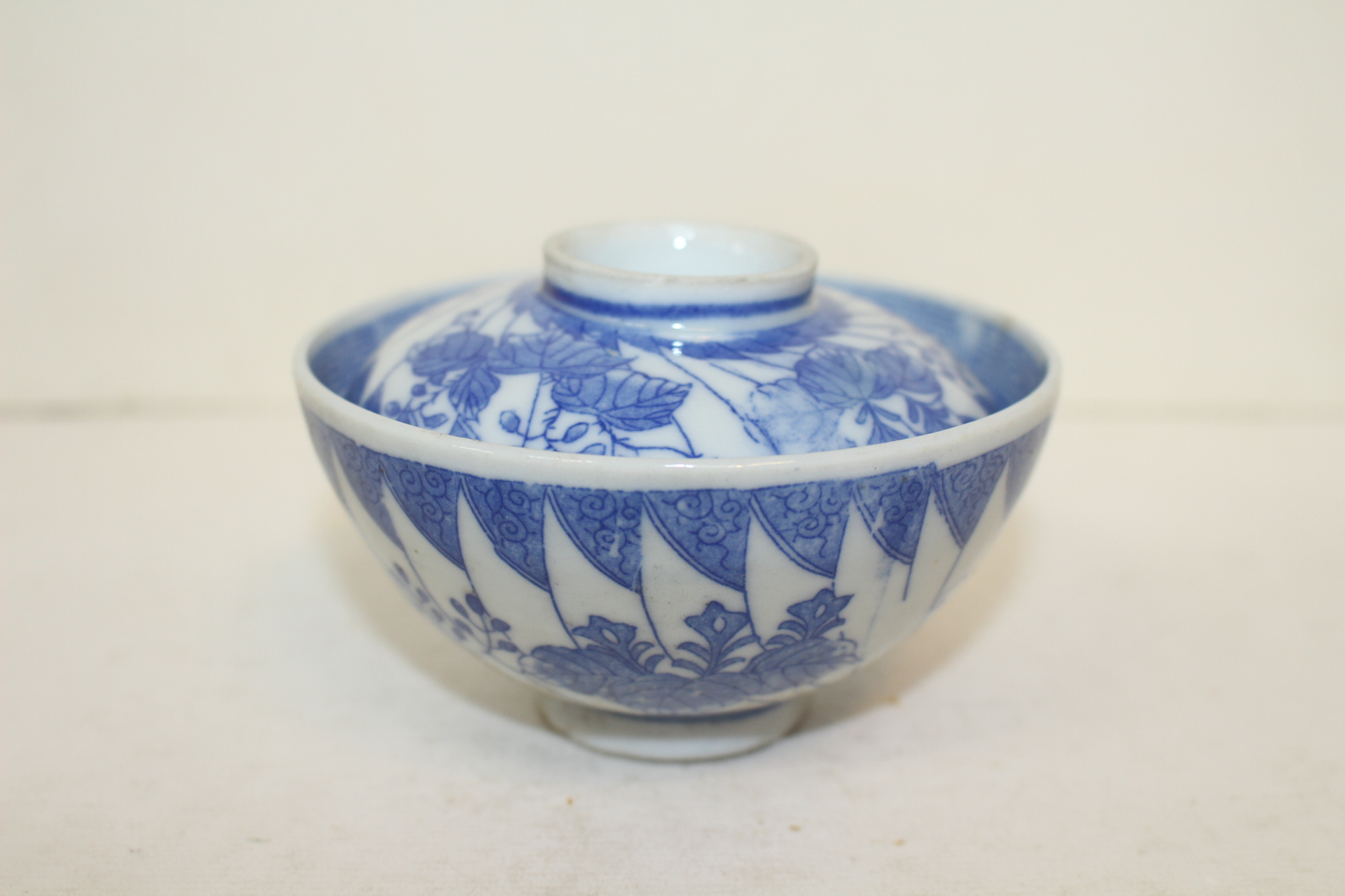 연대가좋은 청화백자 추상화문 개완