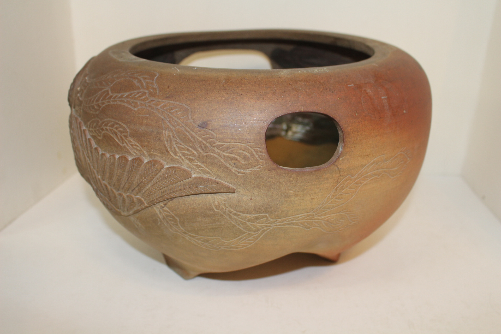 시가라끼 청자 양각비익조문 화로