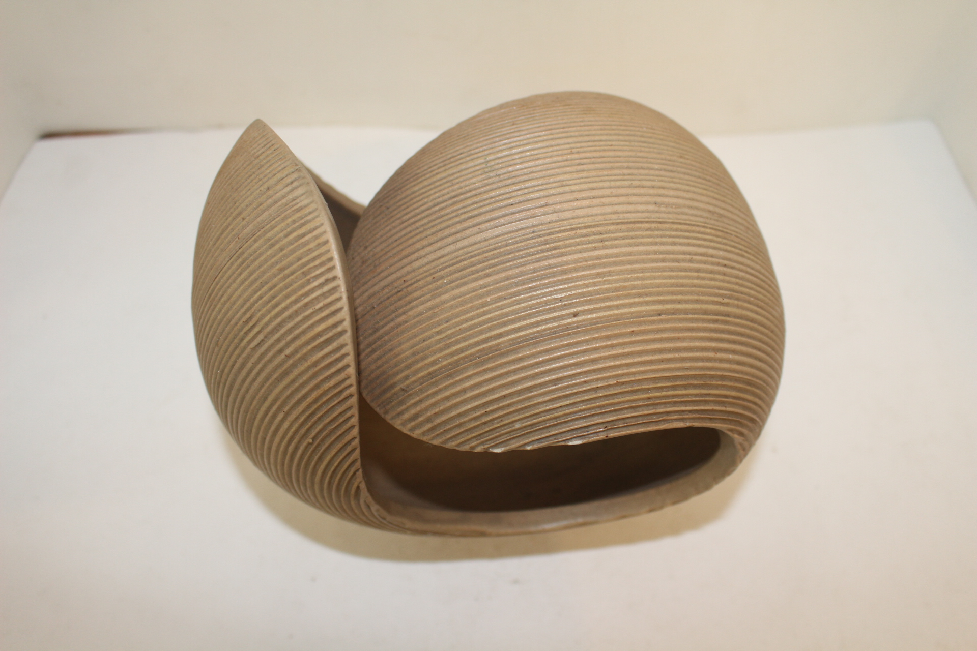 청자 꽈베기형 화병