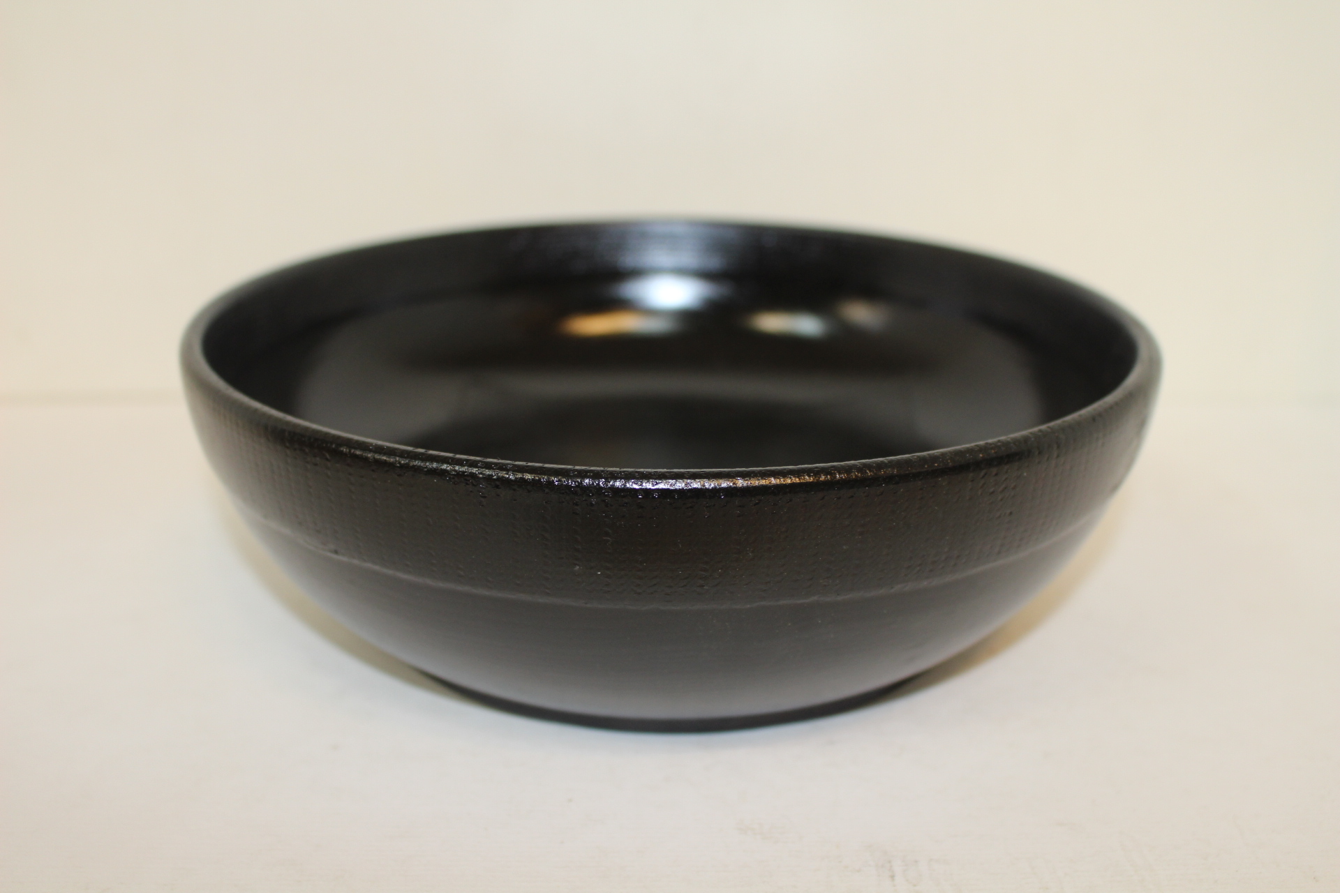 원목나무에 옷칠후 베를발라만든 나무대완