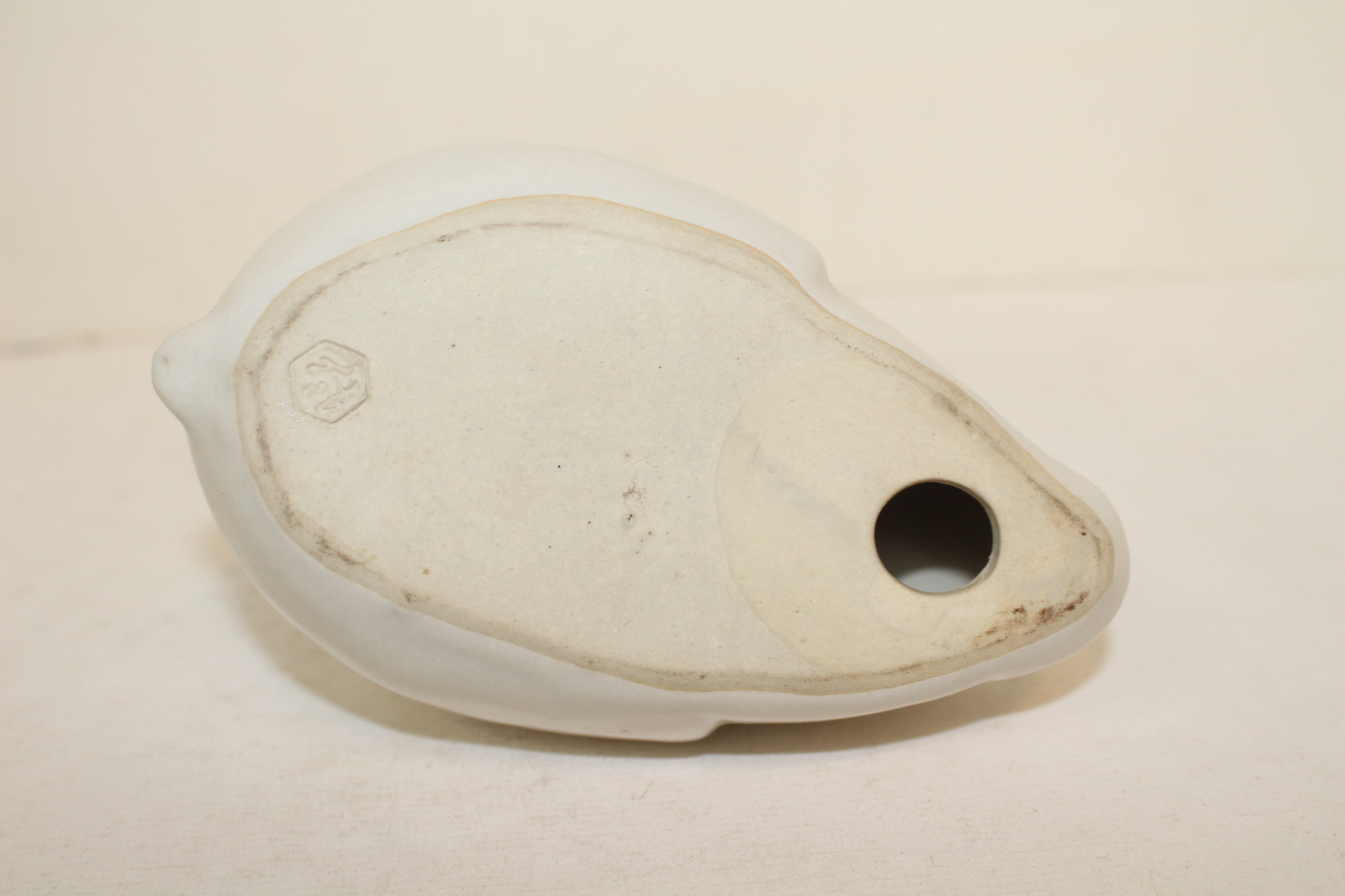 청자도자기 토끼 조각상